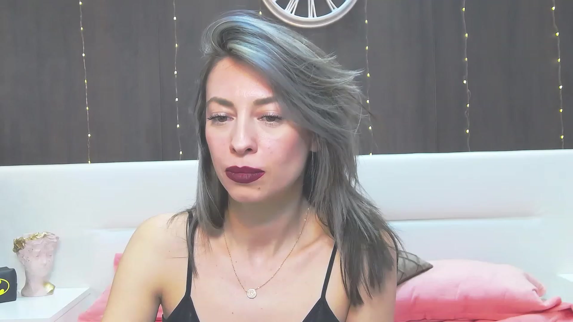 Gallery image thumbnail from PoxyVibe's myfreecams stream on, 03/30/2023, 19:39 image 9 of 20