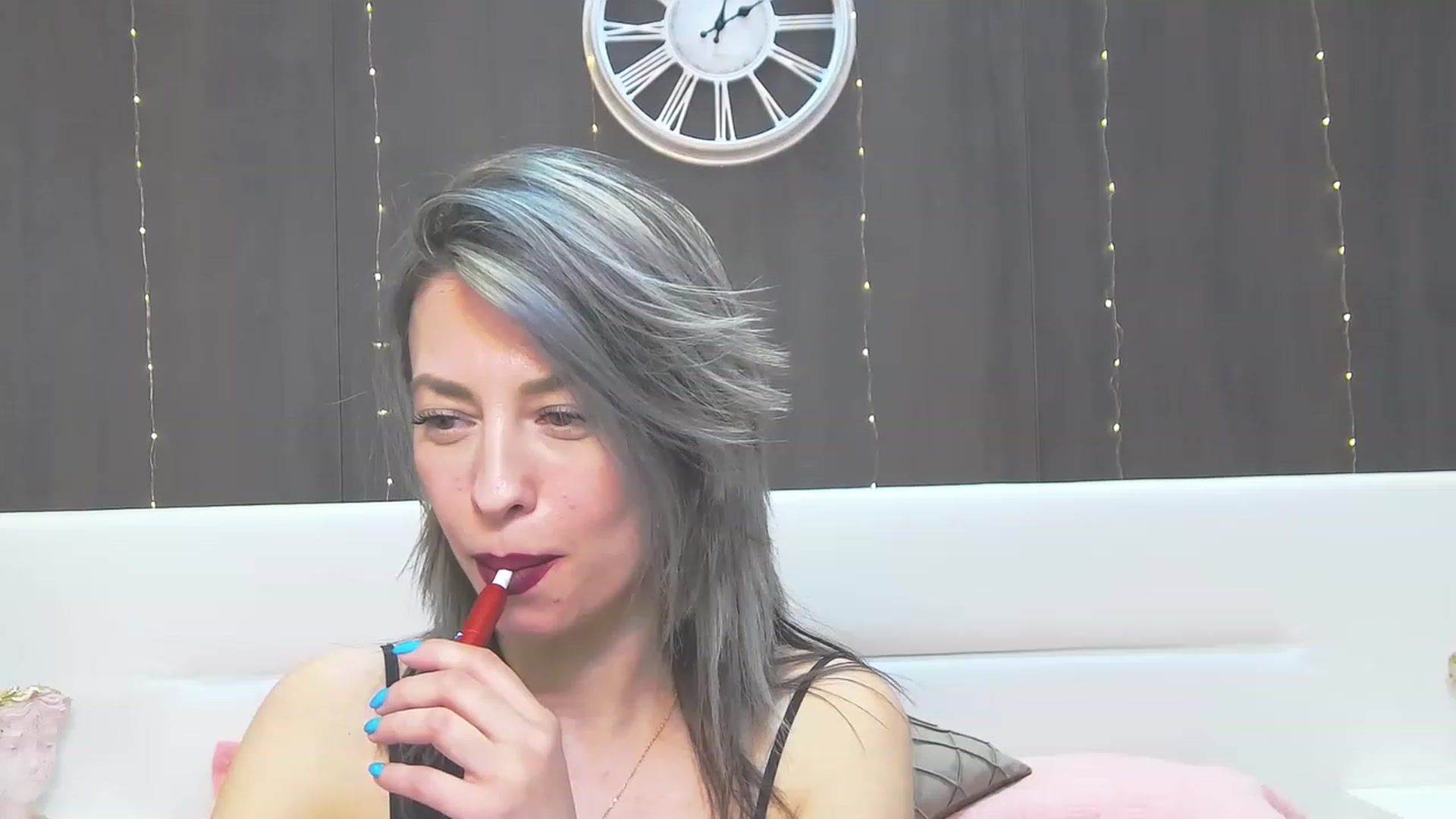 Gallery image thumbnail from PoxyVibe's myfreecams stream on, 03/30/2023, 19:39 image 19 of 20
