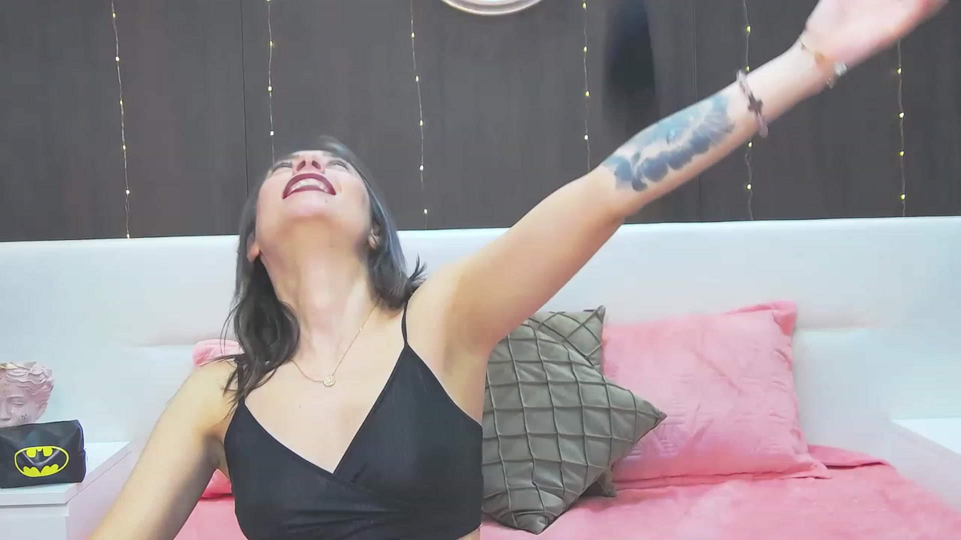 Gallery image thumbnail from PoxyVibe's myfreecams stream on, 04/03/2023, 17:48 image 5 of 20