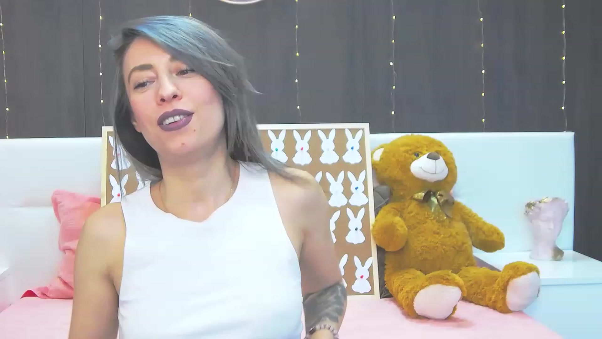 Gallery image thumbnail from PoxyVibe's myfreecams stream on, 04/13/2023, 15:27 image 5 of 20