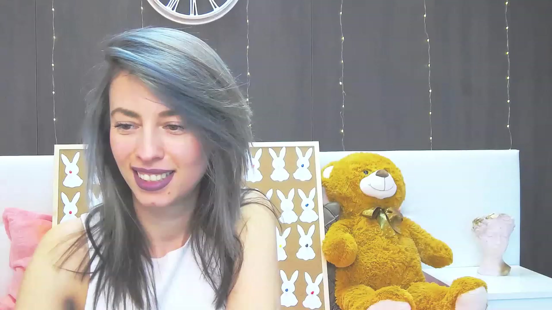 Gallery image thumbnail from PoxyVibe's myfreecams stream on, 04/13/2023, 15:27 image 19 of 20