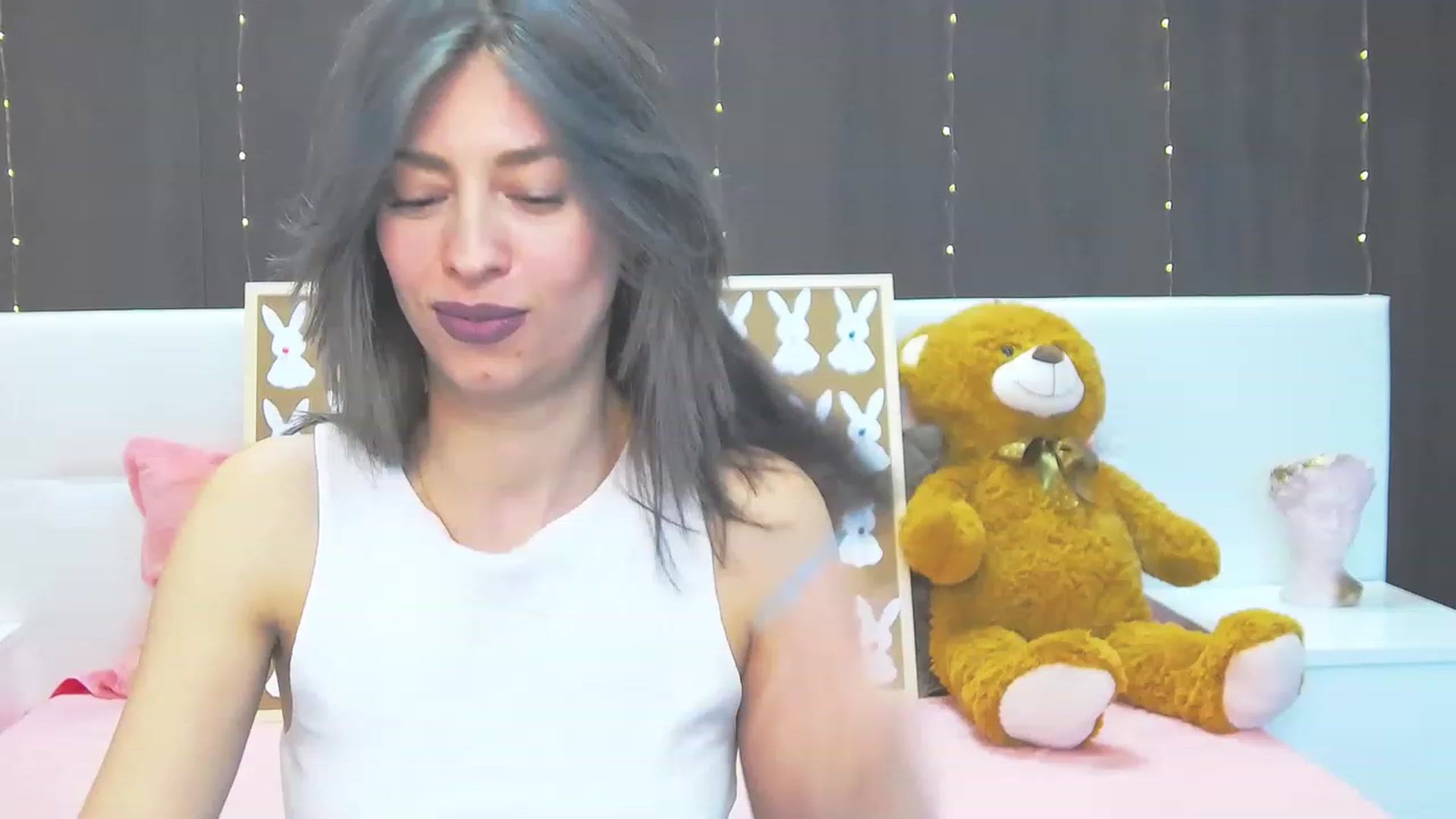 Gallery image thumbnail from PoxyVibe's myfreecams stream on, 04/13/2023, 15:27 image 11 of 20