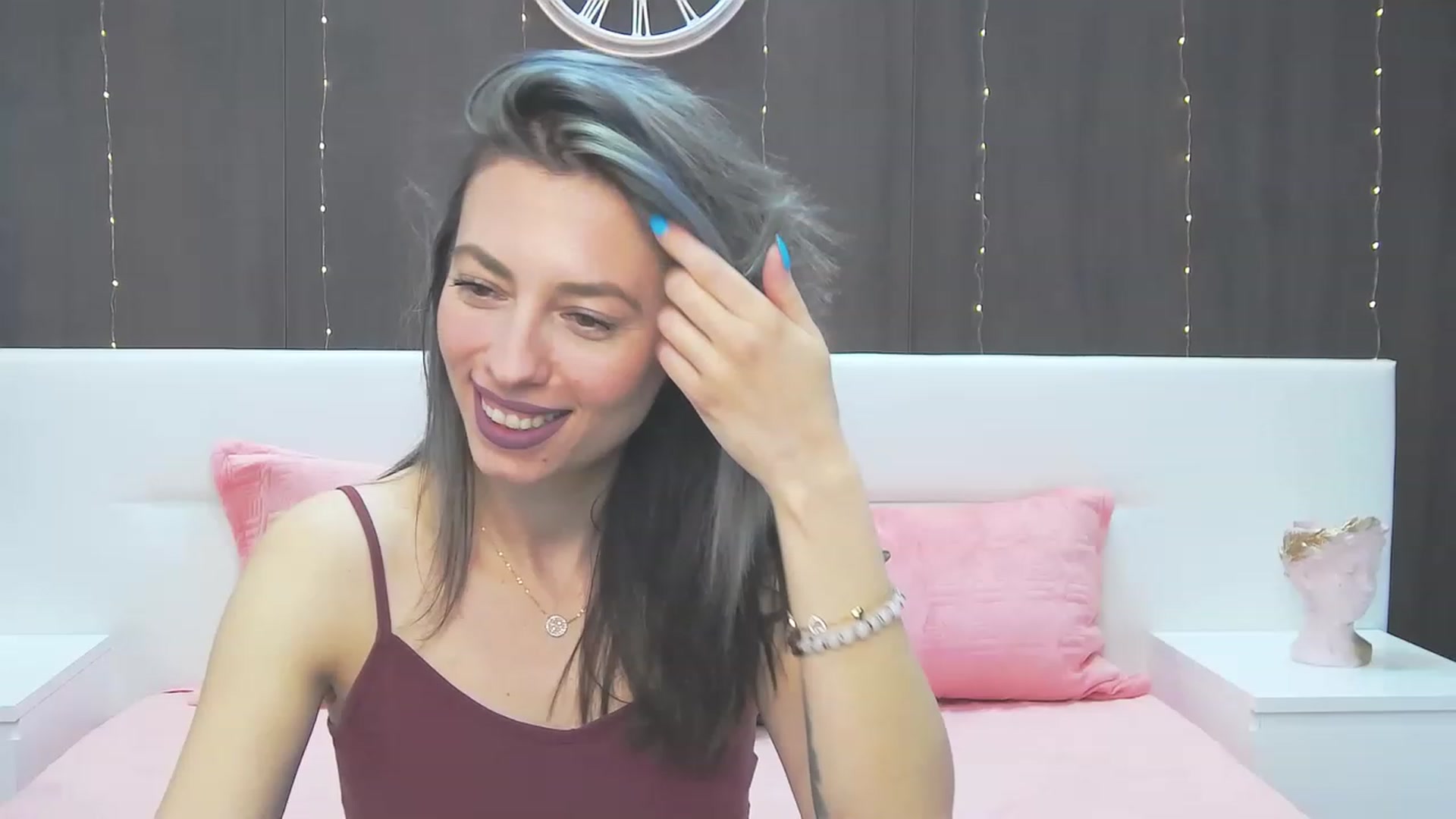 Gallery image thumbnail from PoxyVibe's myfreecams stream on, 04/21/2023, 14:10 image 7 of 20