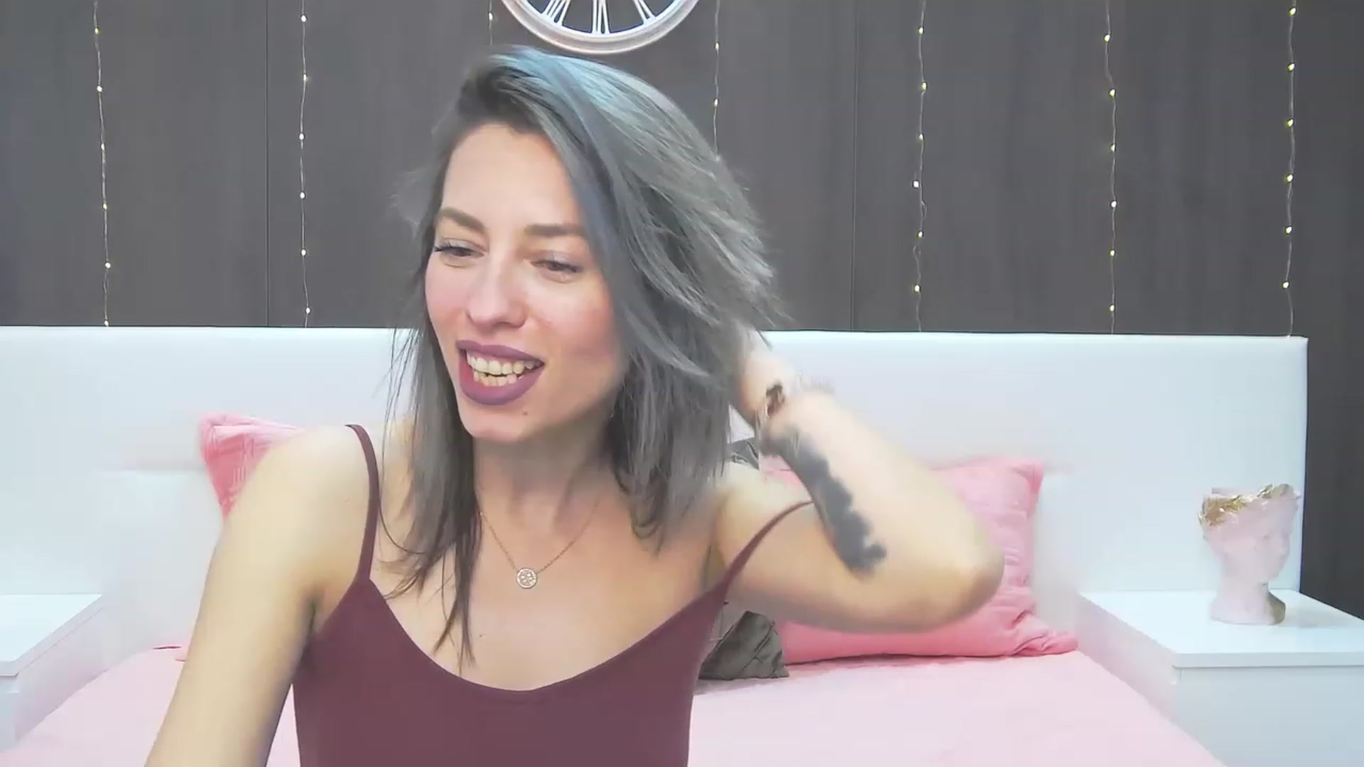 Gallery image thumbnail from PoxyVibe's myfreecams stream on, 04/21/2023, 14:10 image 8 of 20