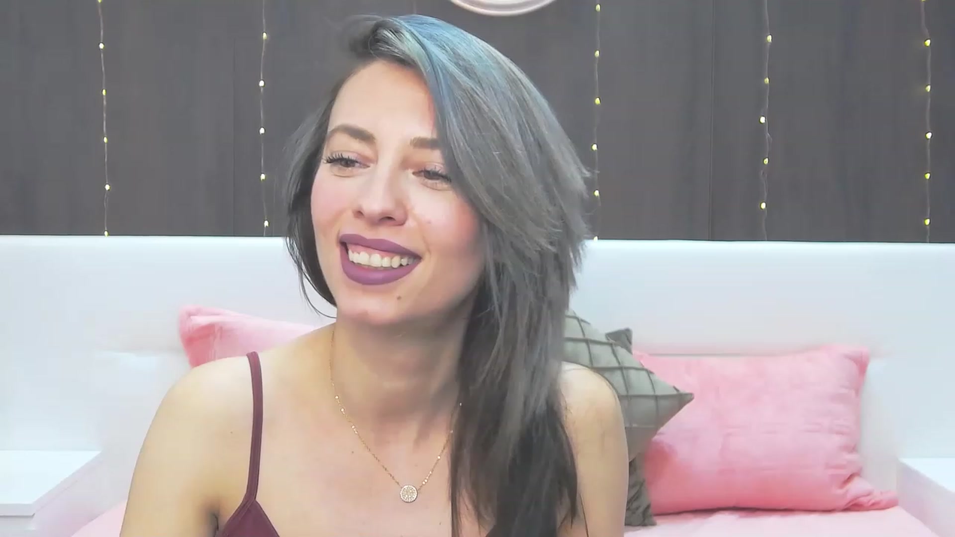 Gallery image thumbnail from PoxyVibe's myfreecams stream on, 04/21/2023, 15:04 image 6 of 20