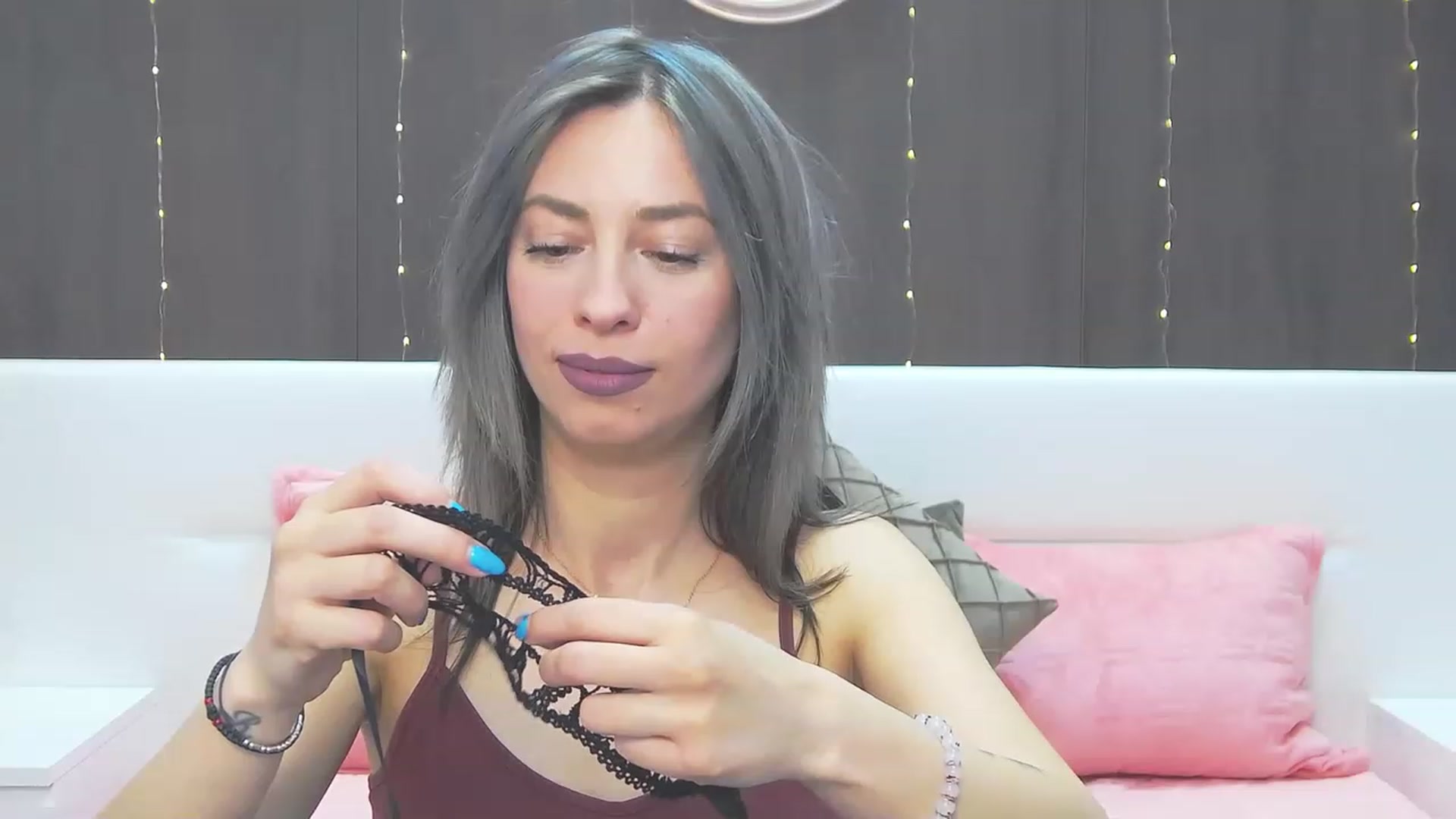Gallery image thumbnail from PoxyVibe's myfreecams stream on, 04/21/2023, 15:04 image 12 of 20