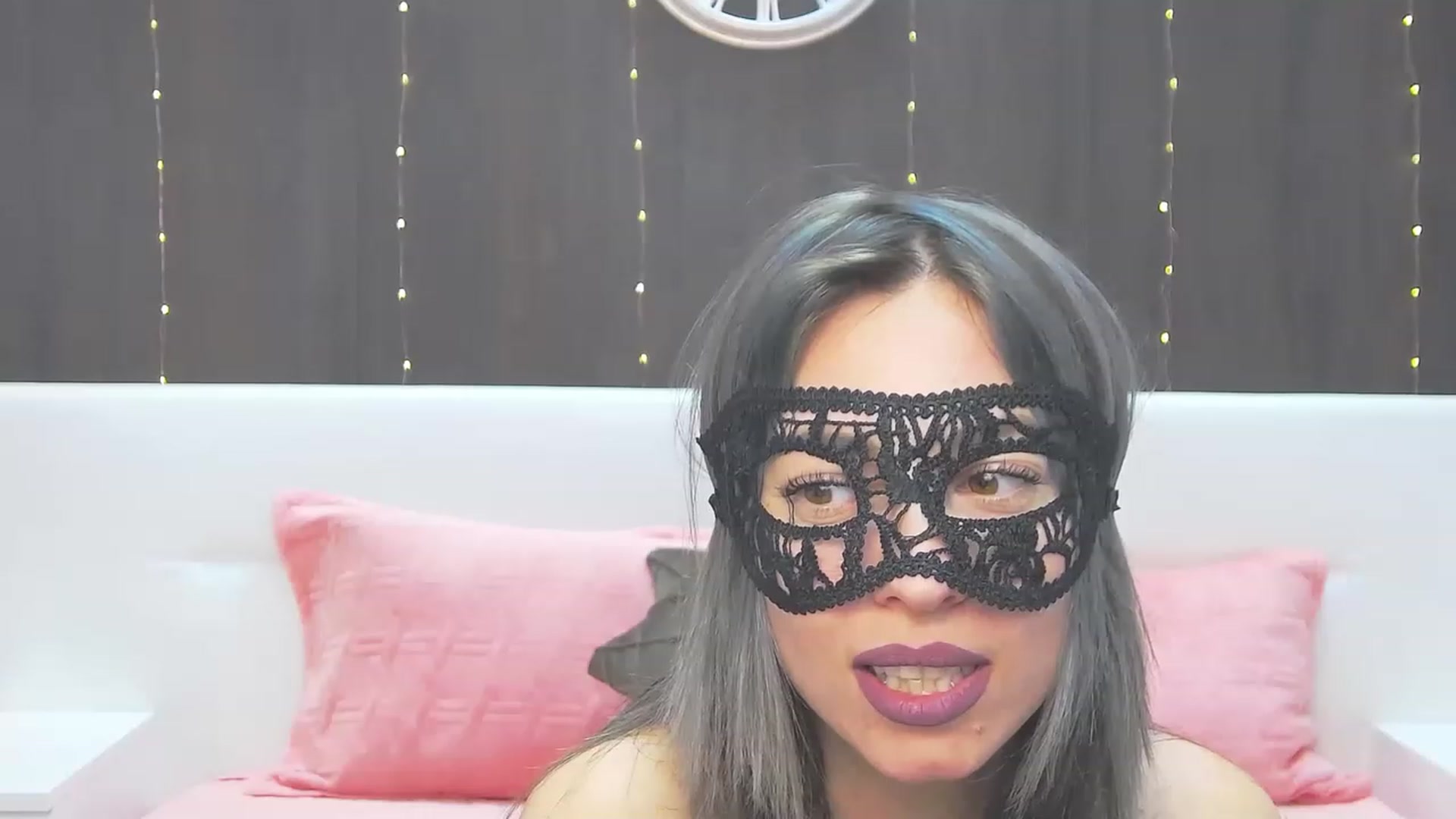 Gallery image thumbnail from PoxyVibe's myfreecams stream on, 04/21/2023, 15:04 image 18 of 20