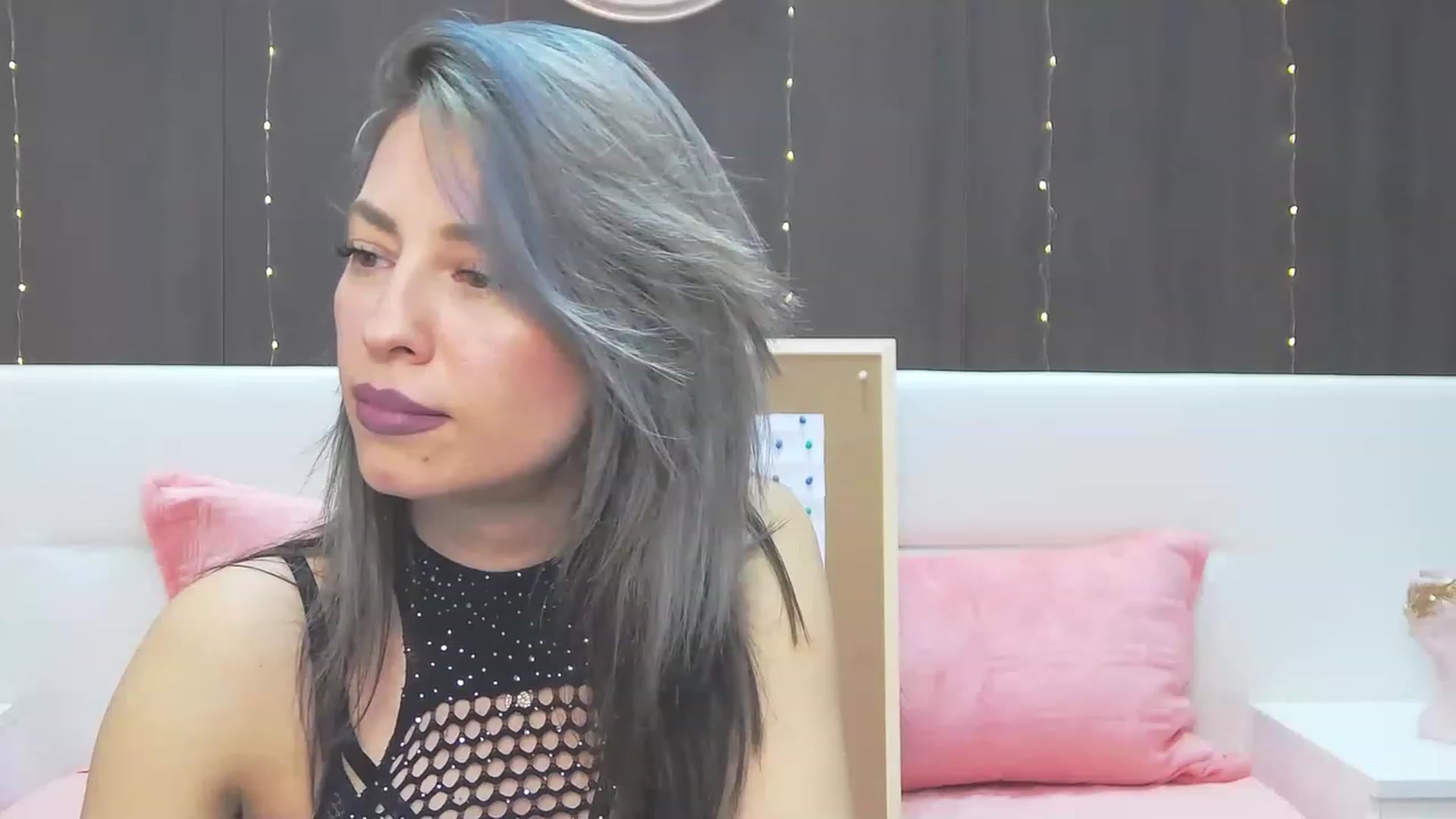 Gallery image thumbnail from PoxyVibe's myfreecams stream on, 04/21/2023, 18:04 image 3 of 20