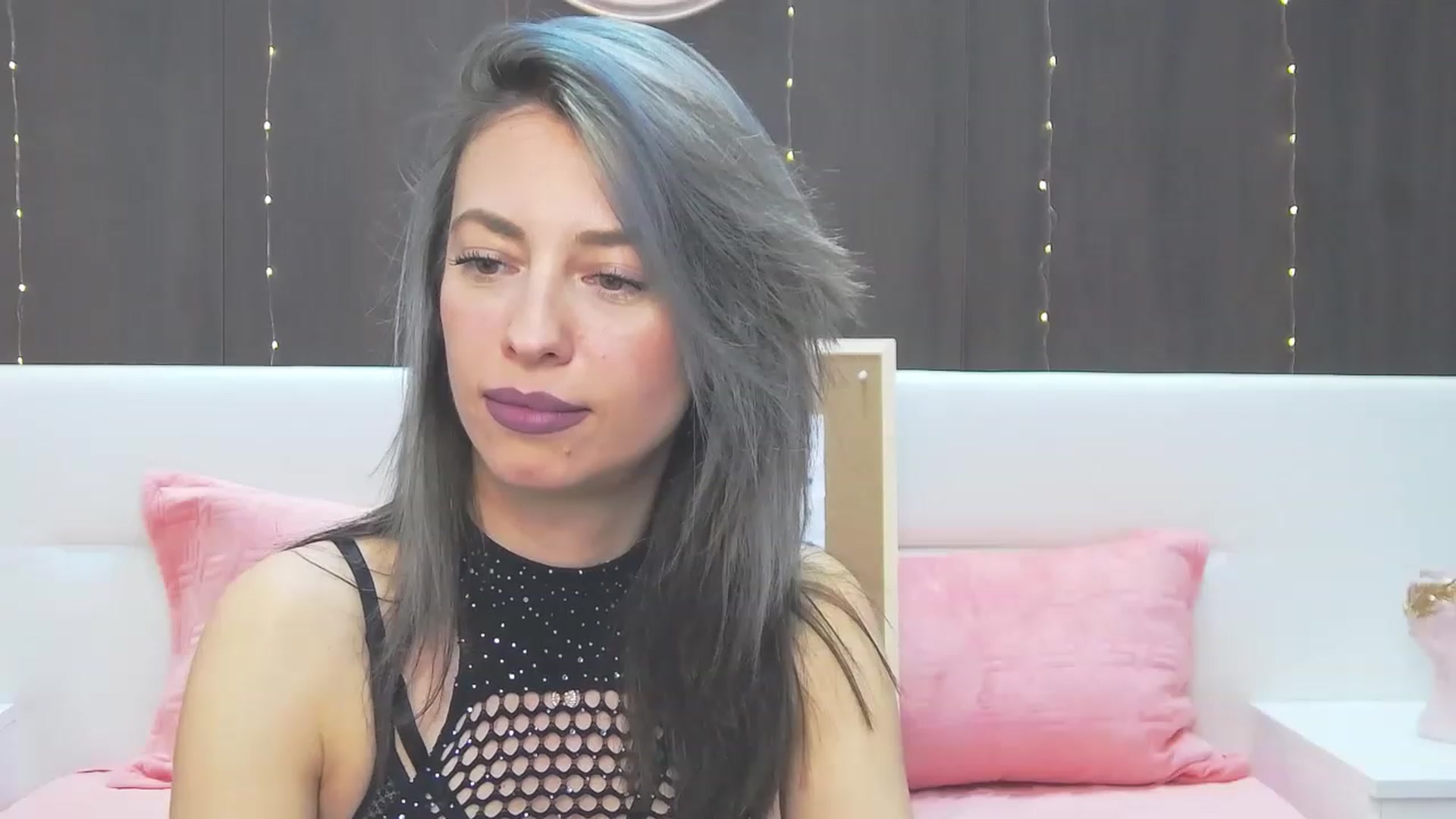 Gallery image thumbnail from PoxyVibe's myfreecams stream on, 04/21/2023, 18:04 image 4 of 20