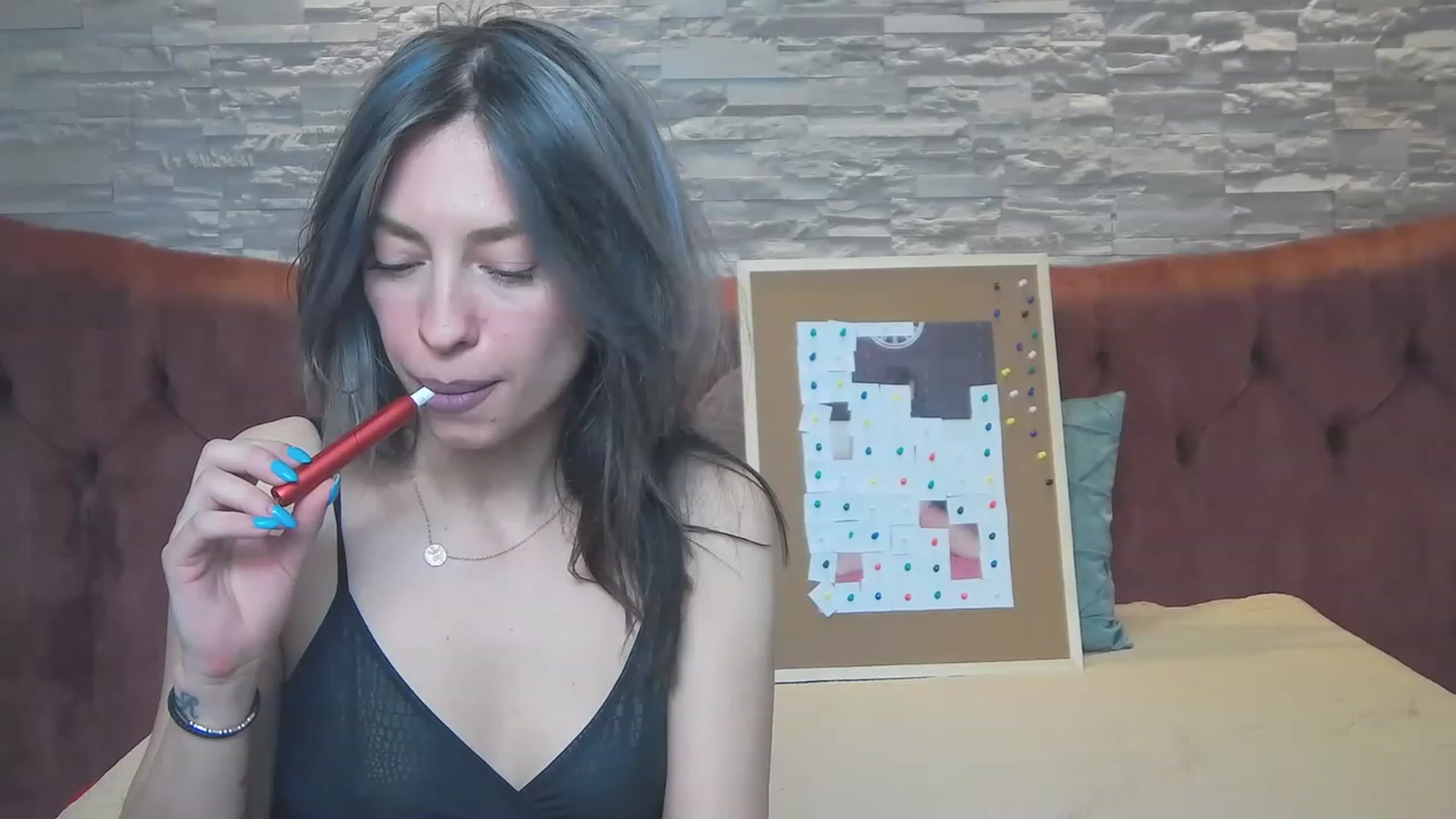 Gallery image thumbnail from PoxyVibe's myfreecams stream on, 04/22/2023, 19:12 image 19 of 20