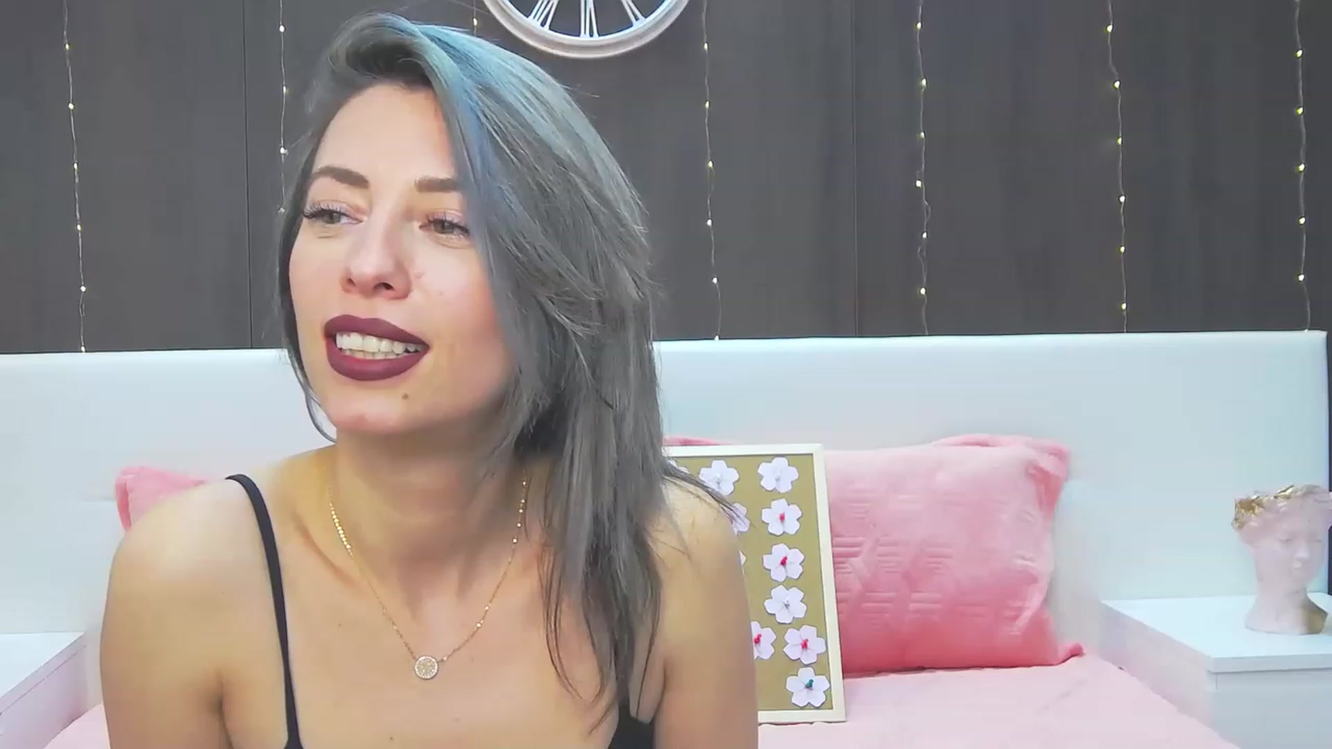 Gallery image thumbnail from PoxyVibe's myfreecams stream on, 04/24/2023, 17:31 image 19 of 20