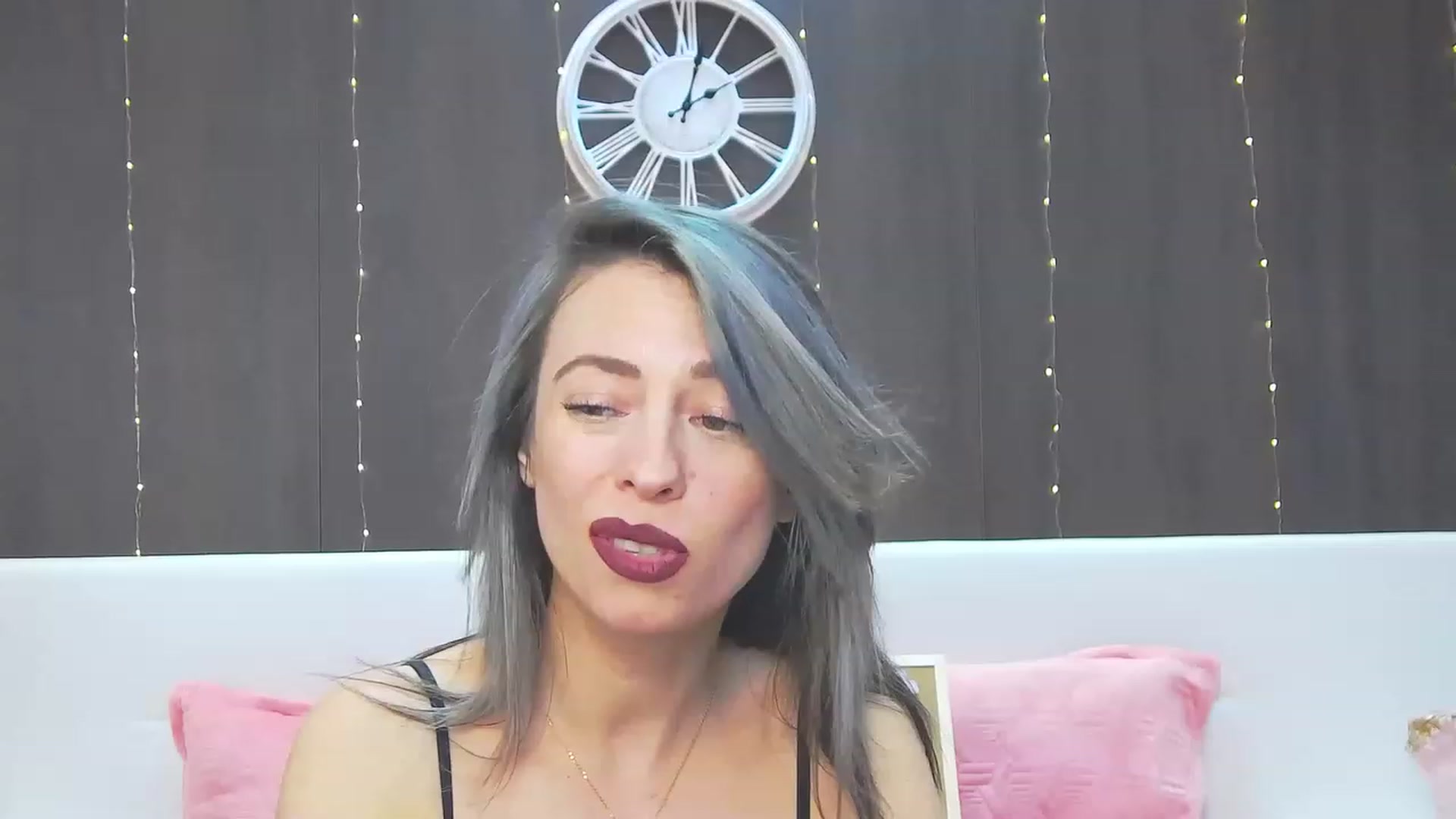 Gallery image thumbnail from PoxyVibe's myfreecams stream on, 04/24/2023, 17:31 image 9 of 20