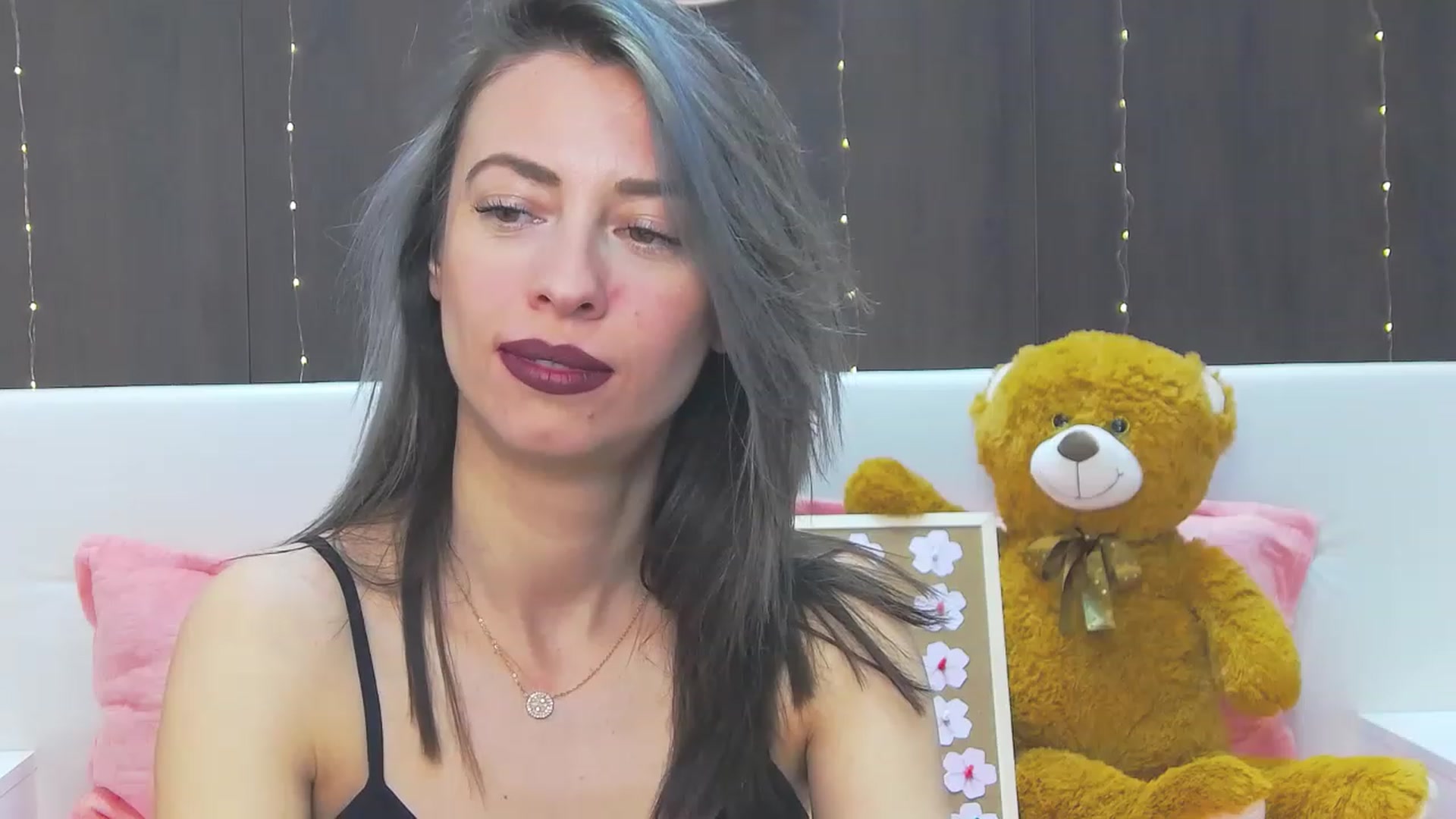 Gallery image thumbnail from PoxyVibe's myfreecams stream on, 04/24/2023, 19:34 image 9 of 20