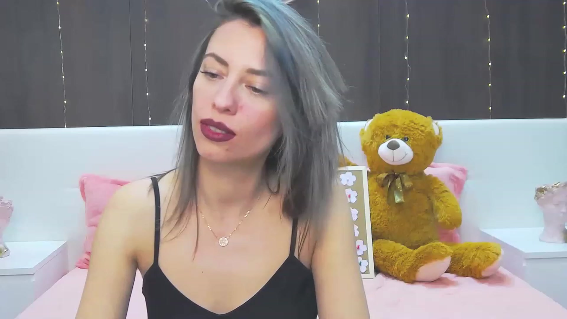 Gallery image thumbnail from PoxyVibe's myfreecams stream on, 04/24/2023, 19:34 image 7 of 20