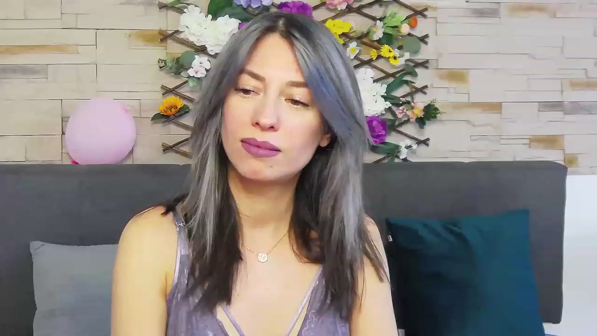Gallery image thumbnail from PoxyVibe's myfreecams stream on, 05/01/2023, 15:17 image 6 of 20