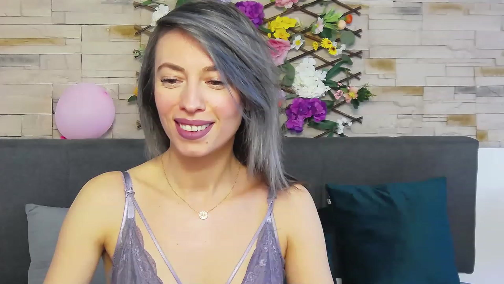 Gallery image thumbnail from PoxyVibe's myfreecams stream on, 05/01/2023, 15:17 image 4 of 20
