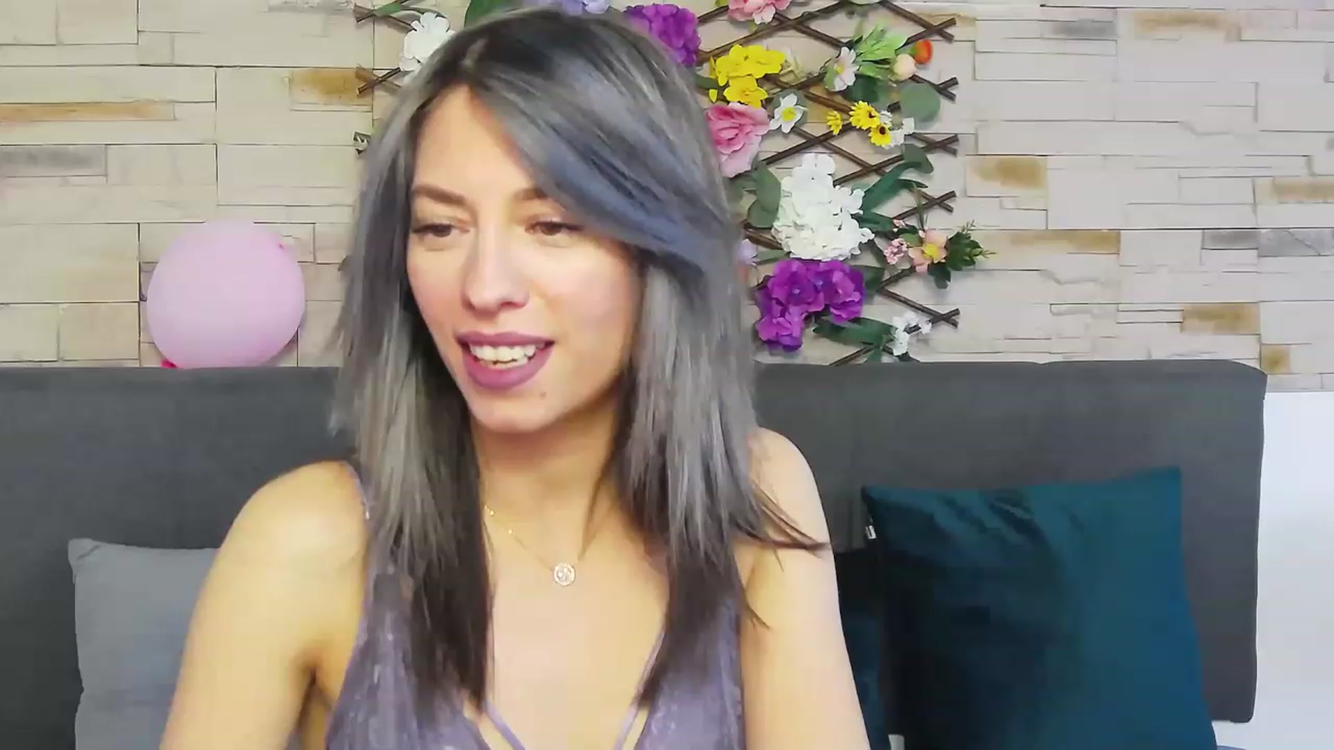 Gallery image thumbnail from PoxyVibe's myfreecams stream on, 05/01/2023, 15:17 image 3 of 20