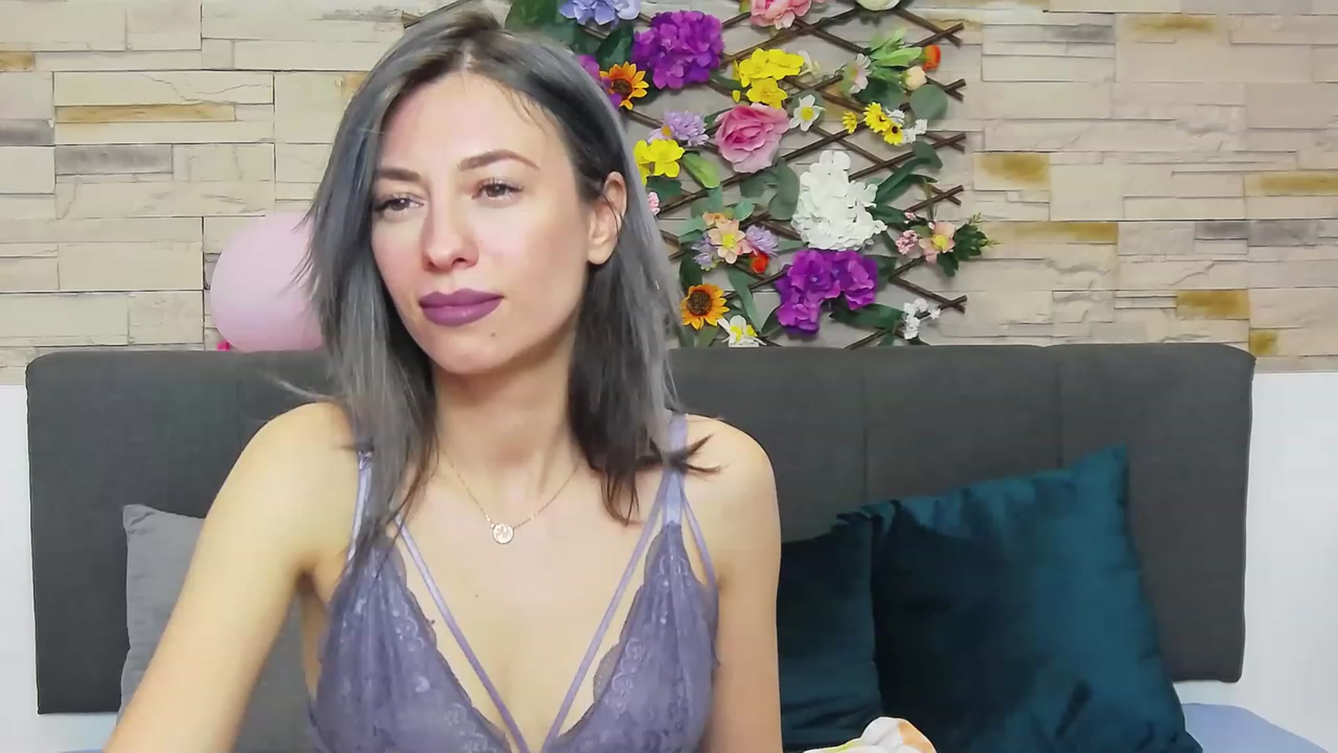 Gallery image thumbnail from PoxyVibe's myfreecams stream on, 05/01/2023, 19:33 image 12 of 20