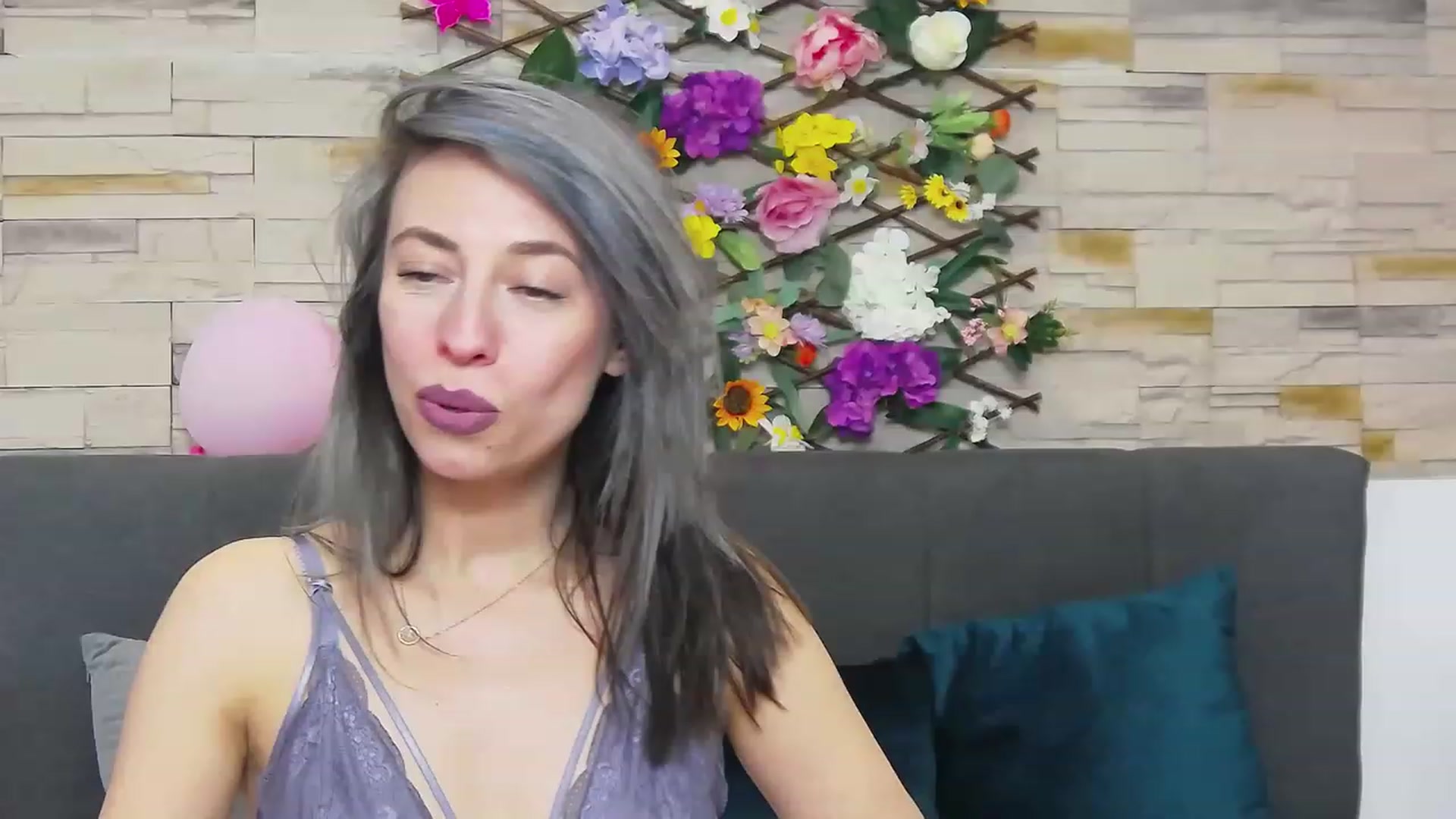 Gallery image thumbnail from PoxyVibe's myfreecams stream on, 05/01/2023, 19:33 image 3 of 20