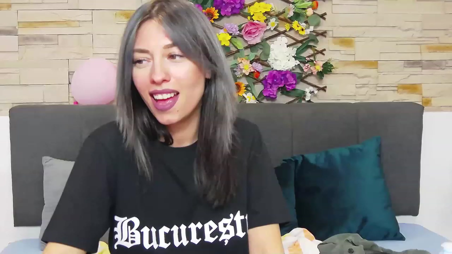 Gallery image thumbnail from PoxyVibe's myfreecams stream on, 05/01/2023, 19:33 image 17 of 20