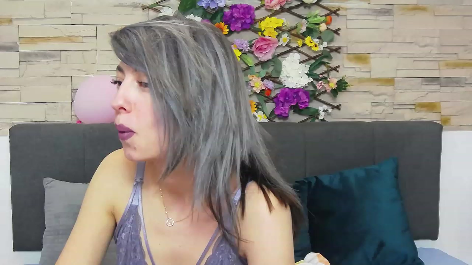 Gallery image thumbnail from PoxyVibe's myfreecams stream on, 05/01/2023, 19:33 image 11 of 20