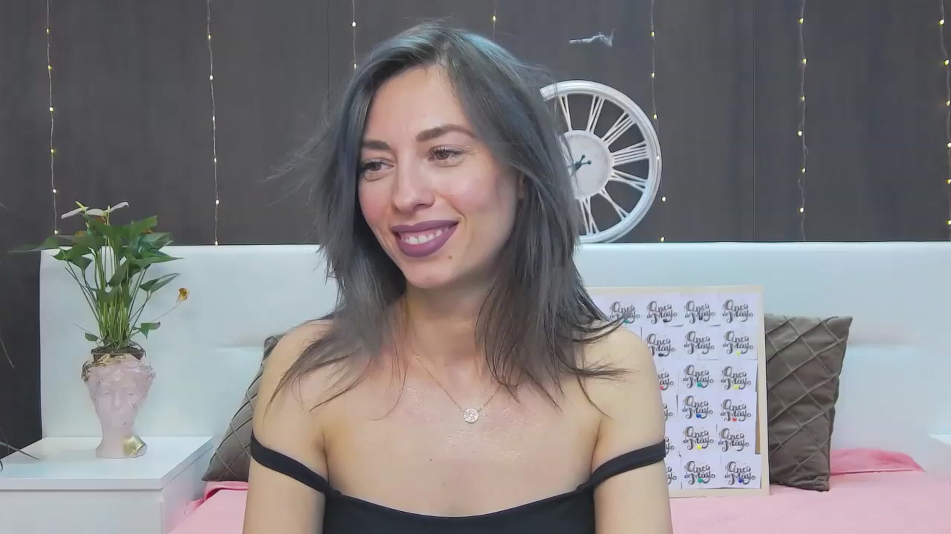 Gallery image thumbnail from PoxyVibe's myfreecams stream on, 05/05/2023, 14:46 image 1 of 20
