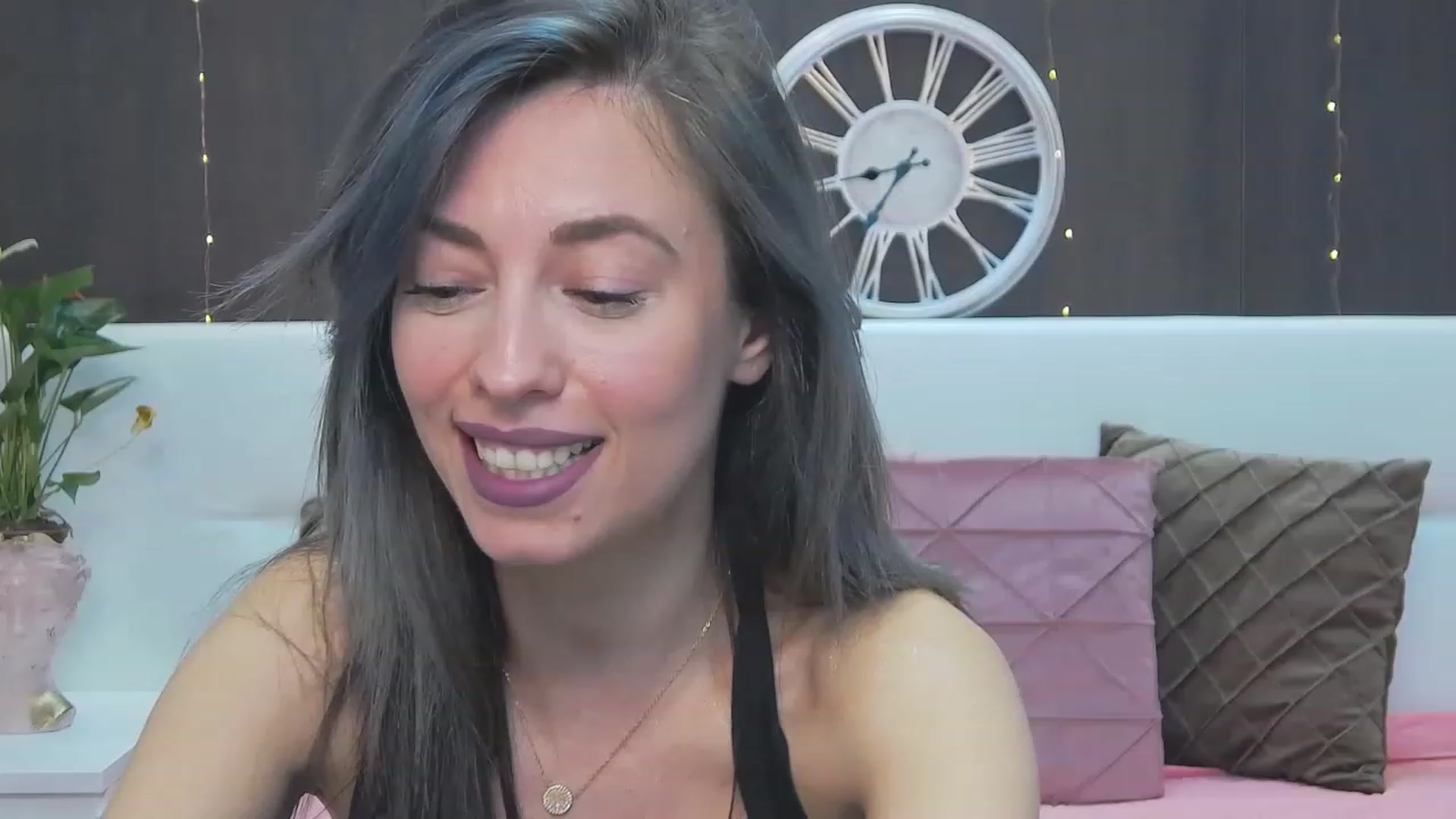 Gallery image thumbnail from PoxyVibe's myfreecams stream on, 05/05/2023, 14:46 image 15 of 20