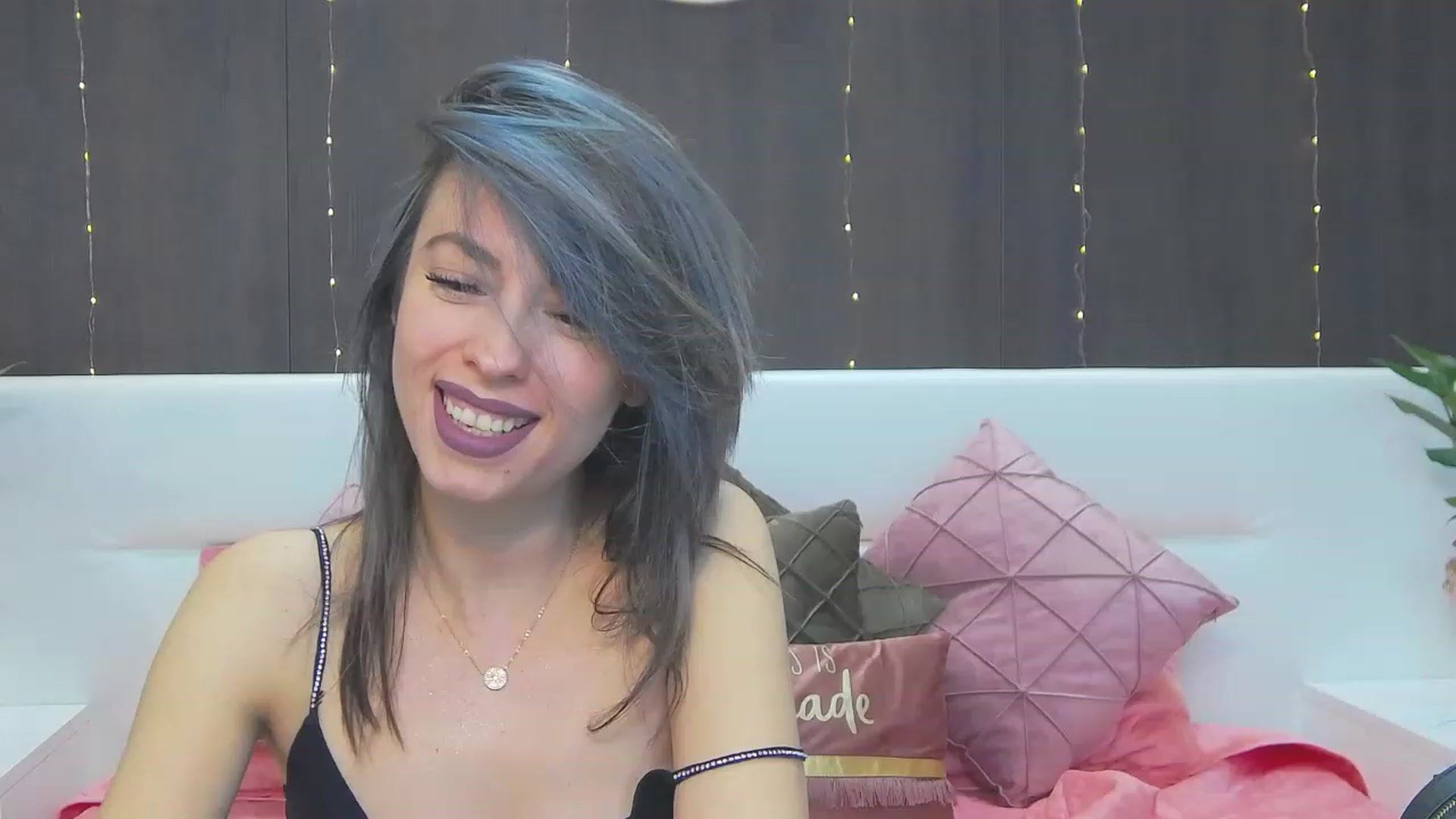 Gallery image thumbnail from PoxyVibe's myfreecams stream on, 05/09/2023, 14:55 image 12 of 20