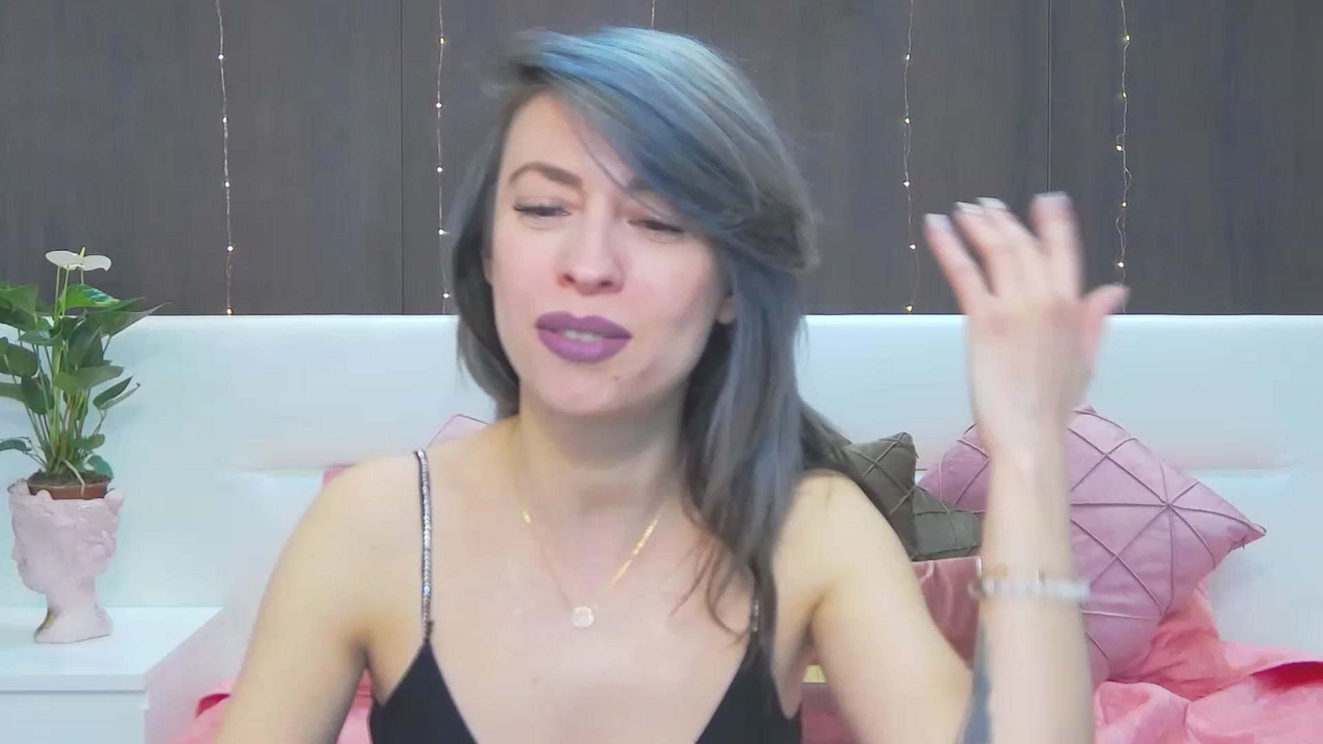 Gallery image thumbnail from PoxyVibe's myfreecams stream on, 05/09/2023, 14:55 image 5 of 20