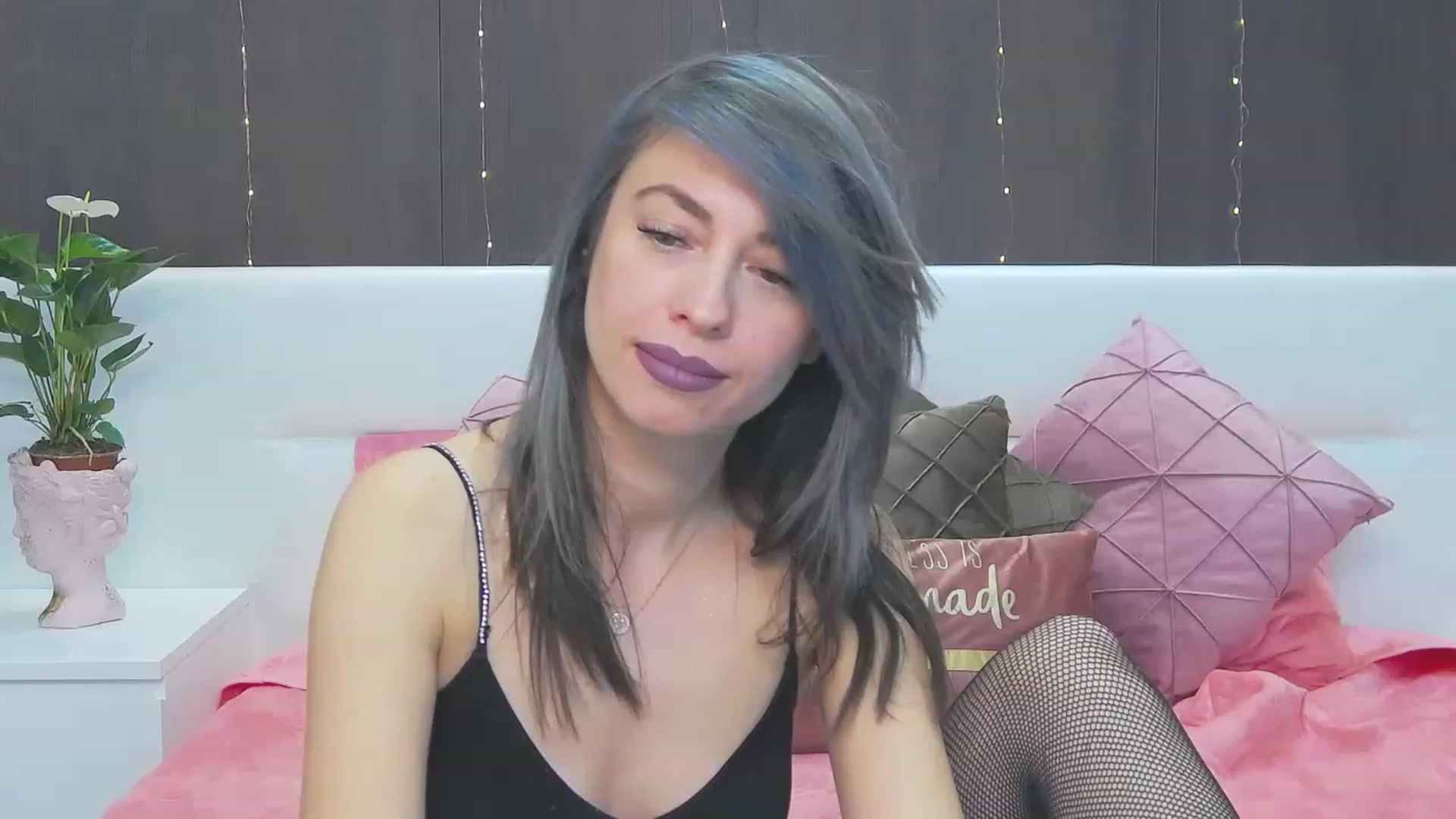 Gallery image thumbnail from PoxyVibe's myfreecams stream on, 05/09/2023, 14:55 image 8 of 20