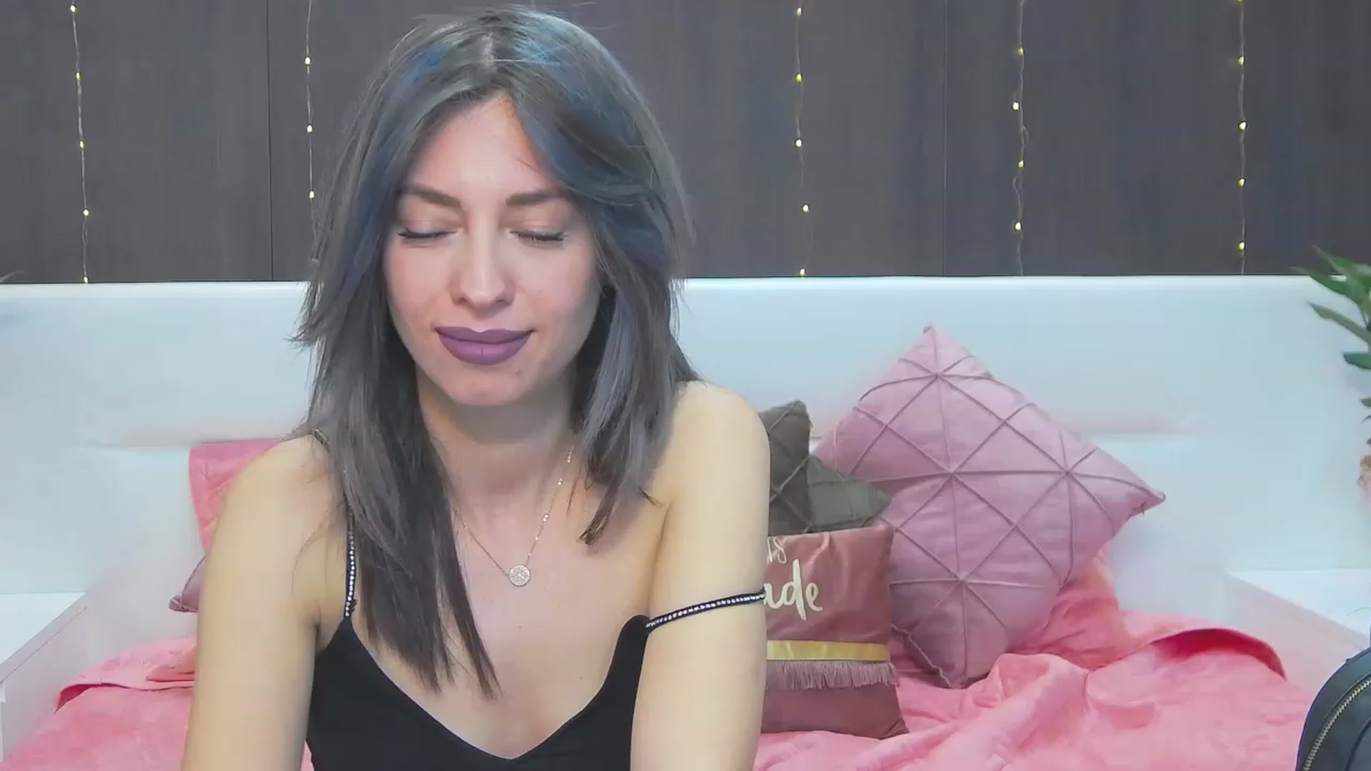 Gallery image thumbnail from PoxyVibe's myfreecams stream on, 05/09/2023, 14:55 image 14 of 20