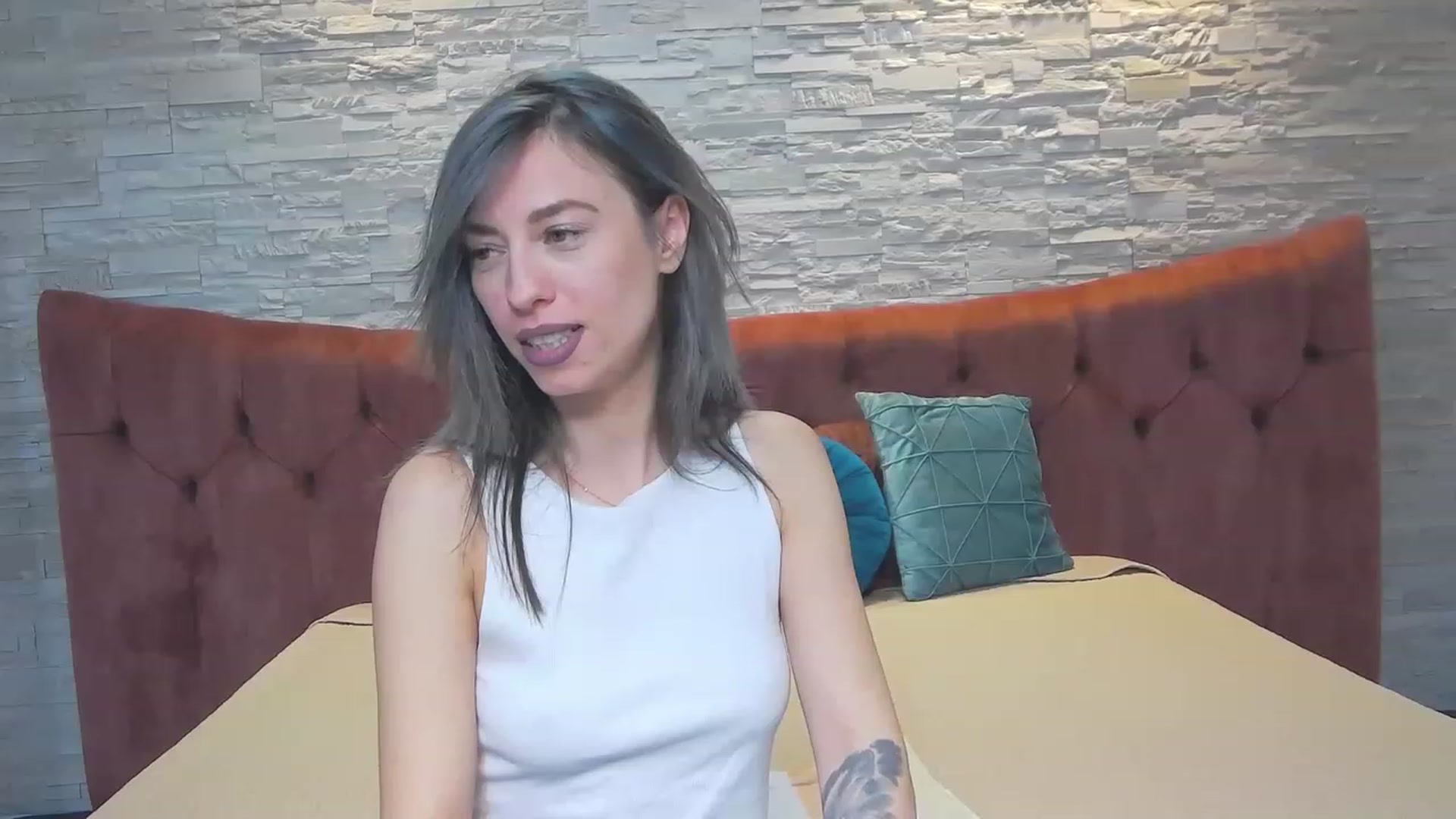 Gallery image thumbnail from PoxyVibe's myfreecams stream on, 05/15/2023, 15:10 image 7 of 20