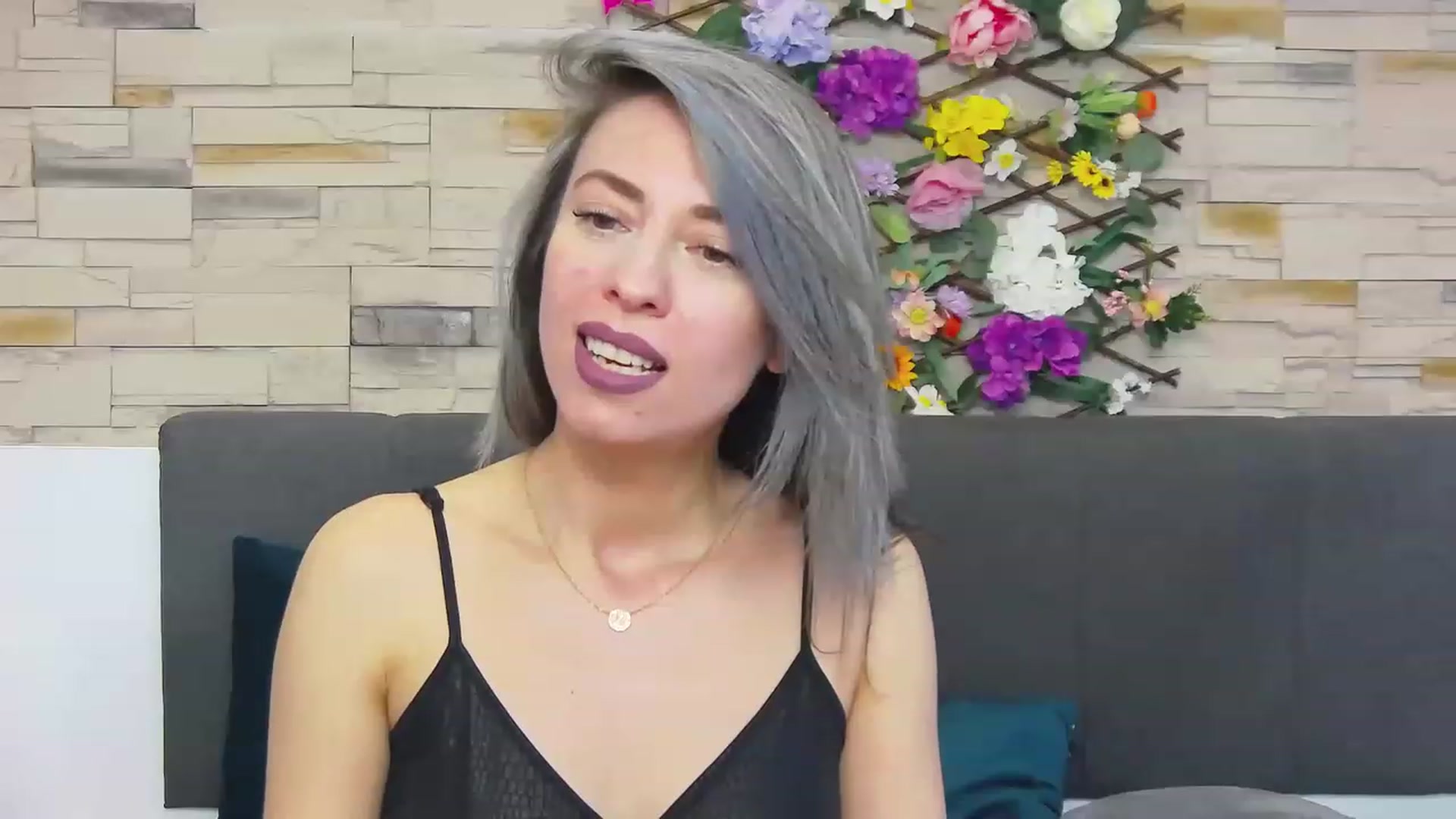 Gallery image thumbnail from PoxyVibe's myfreecams stream on, 05/16/2023, 15:17 image 17 of 20