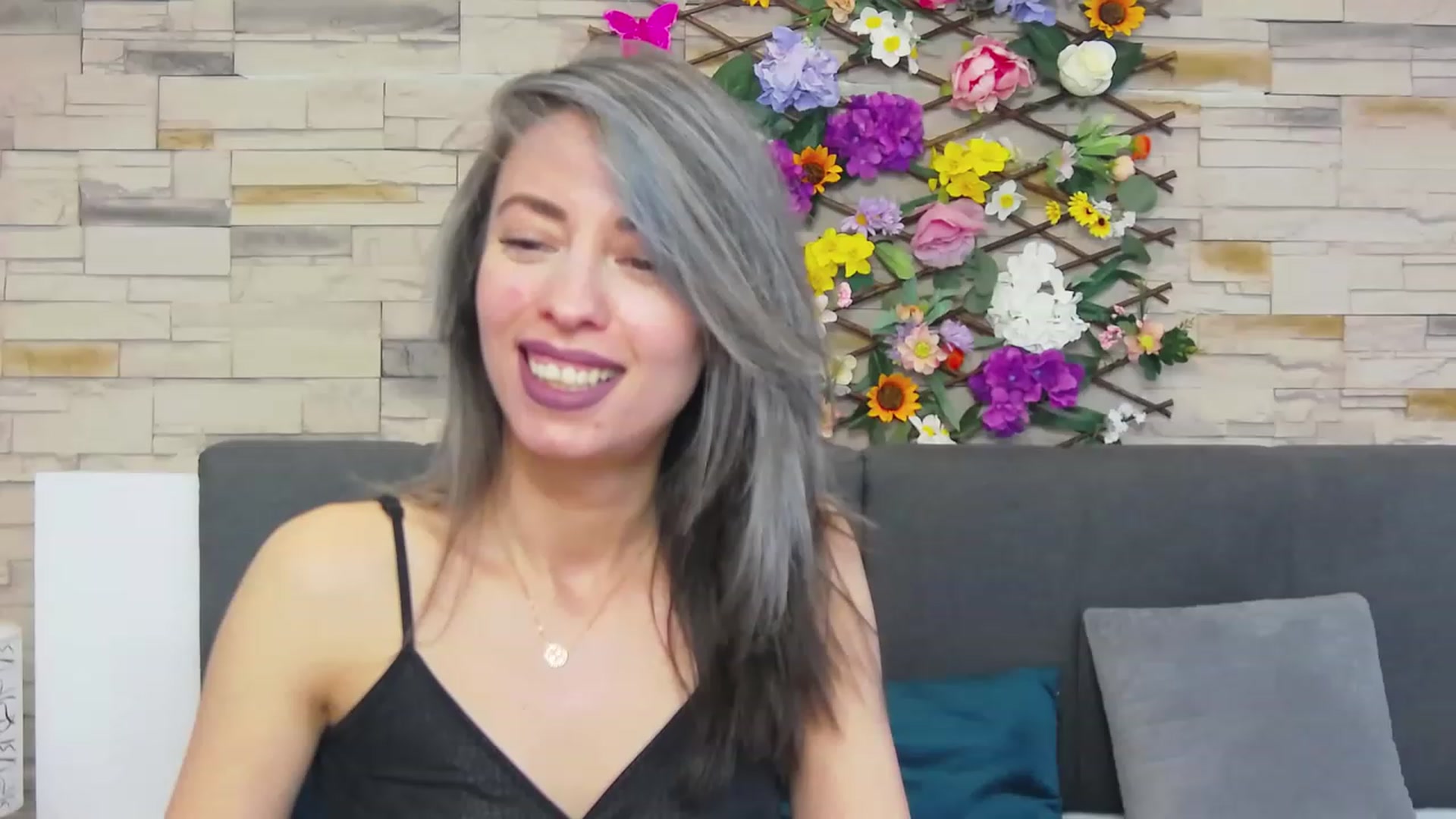 Gallery image thumbnail from PoxyVibe's myfreecams stream on, 05/16/2023, 15:17 image 7 of 20