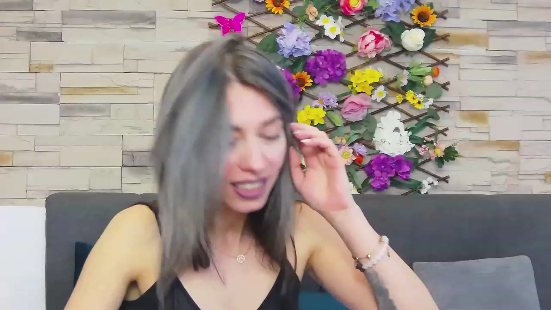 Gallery image thumbnail from PoxyVibe's myfreecams stream on, 05/16/2023, 15:17 image 4 of 20