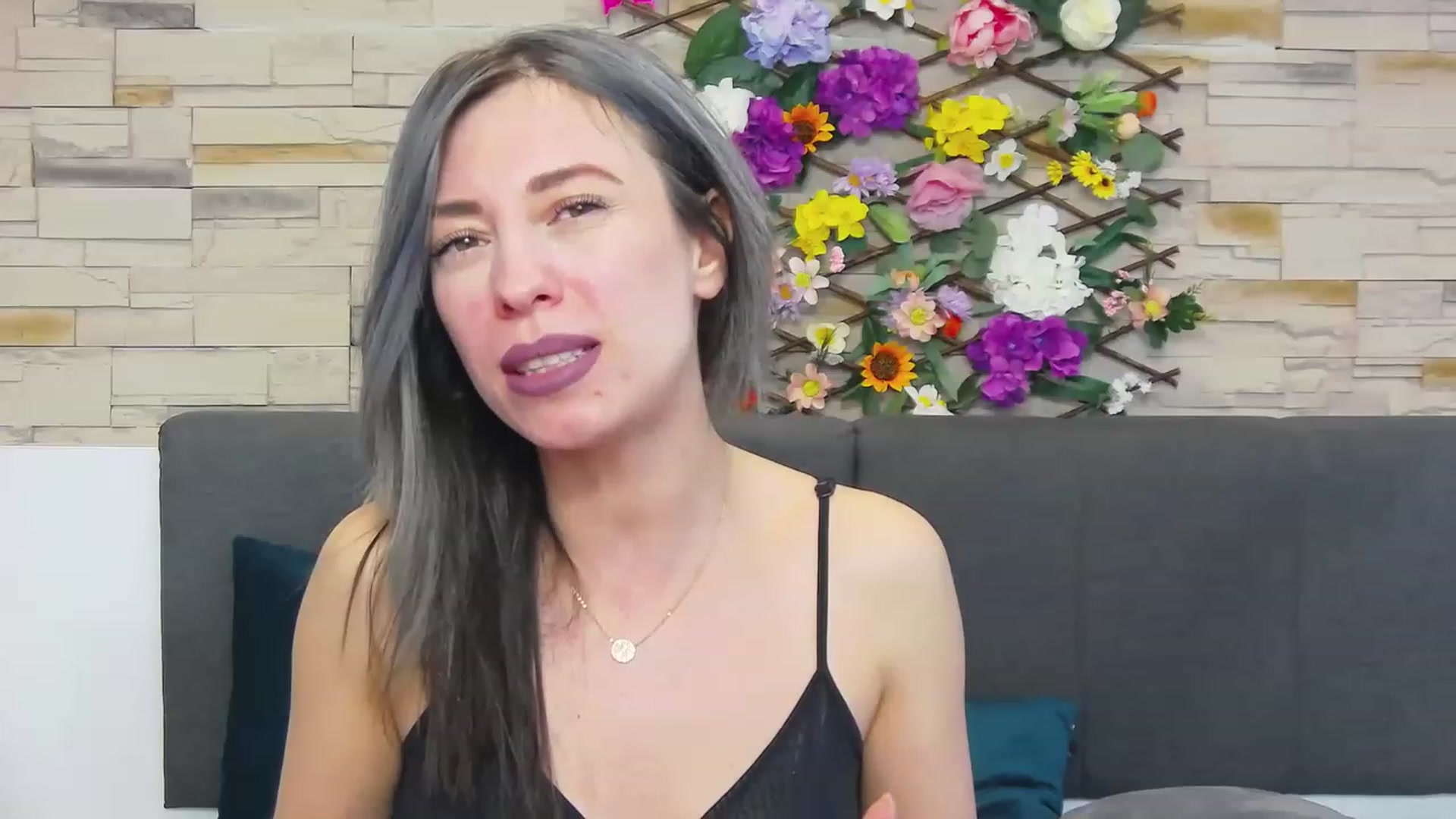 Gallery image thumbnail from PoxyVibe's myfreecams stream on, 05/16/2023, 15:17 image 15 of 20