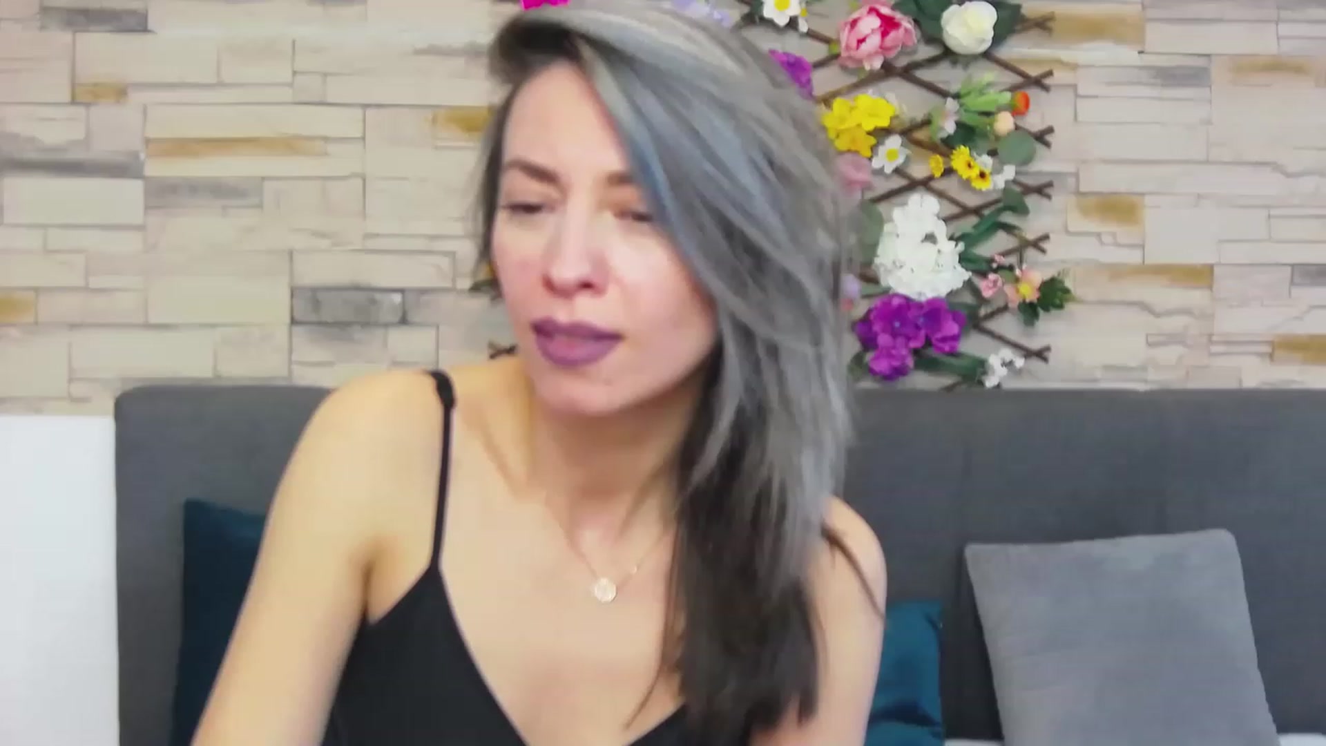 Gallery image thumbnail from PoxyVibe's myfreecams stream on, 05/16/2023, 15:17 image 1 of 20