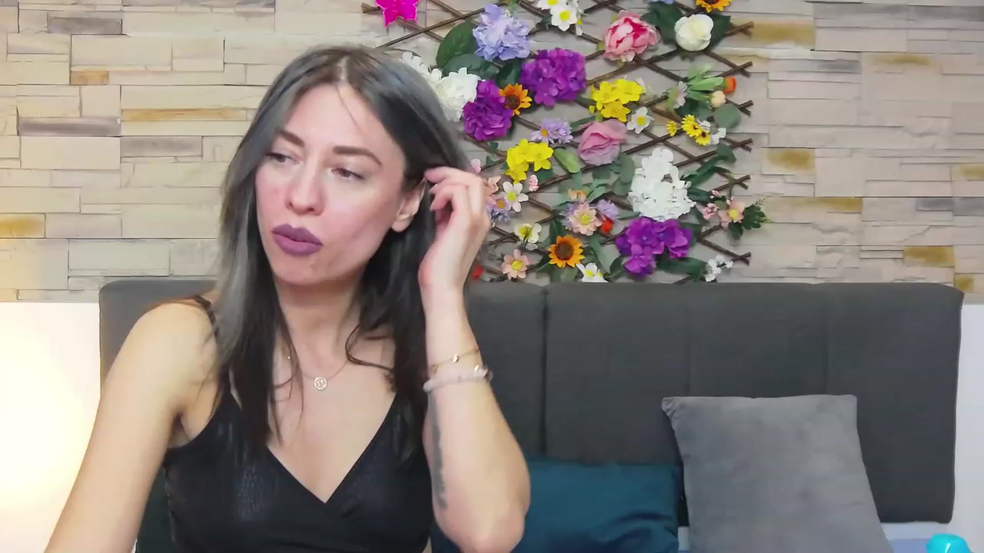 Gallery image thumbnail from PoxyVibe's myfreecams stream on, 05/16/2023, 18:50 image 9 of 20