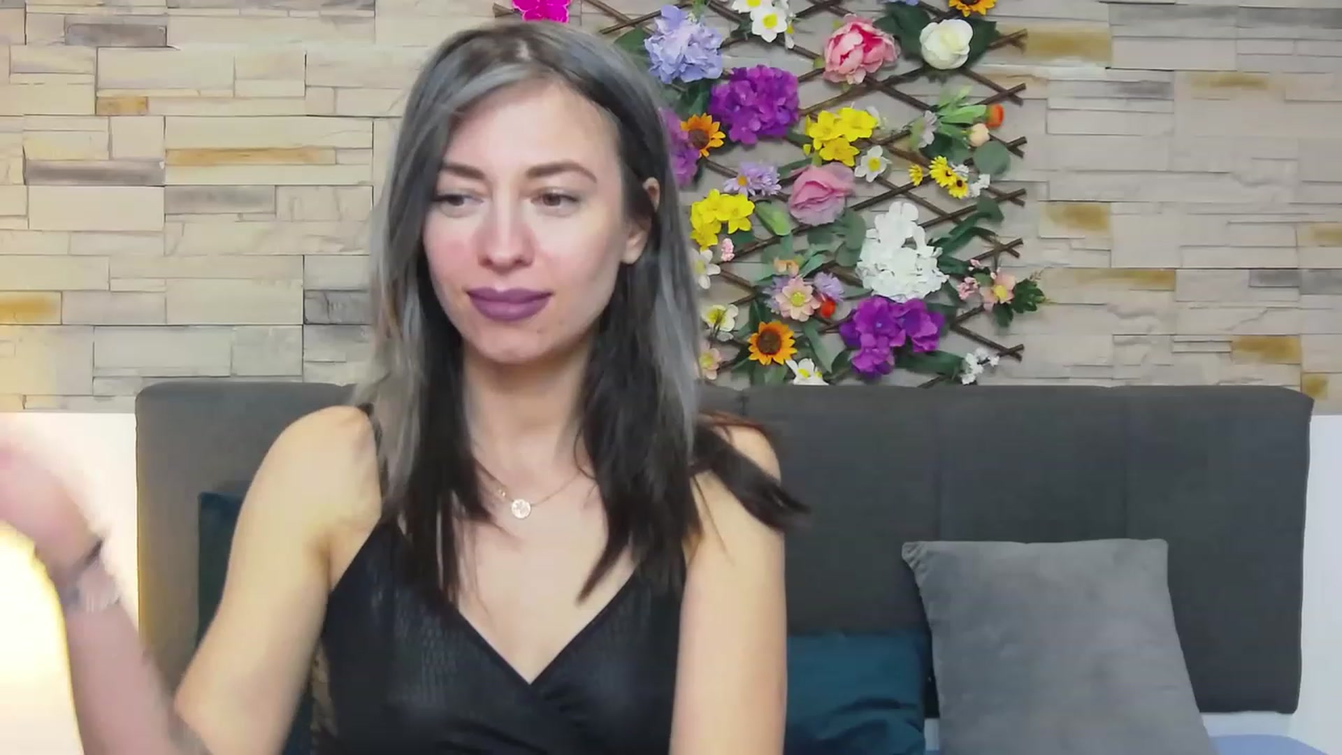 Gallery image thumbnail from PoxyVibe's myfreecams stream on, 05/16/2023, 18:50 image 12 of 20