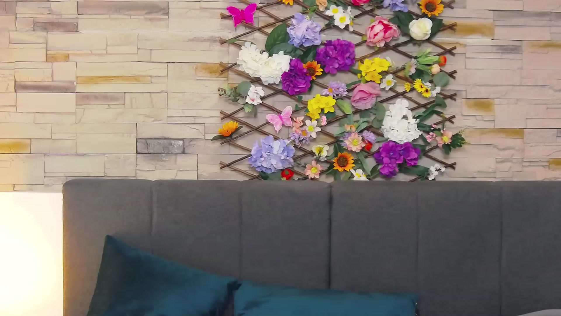 Gallery image thumbnail from PoxyVibe's myfreecams stream on, 05/16/2023, 19:37 image 16 of 20