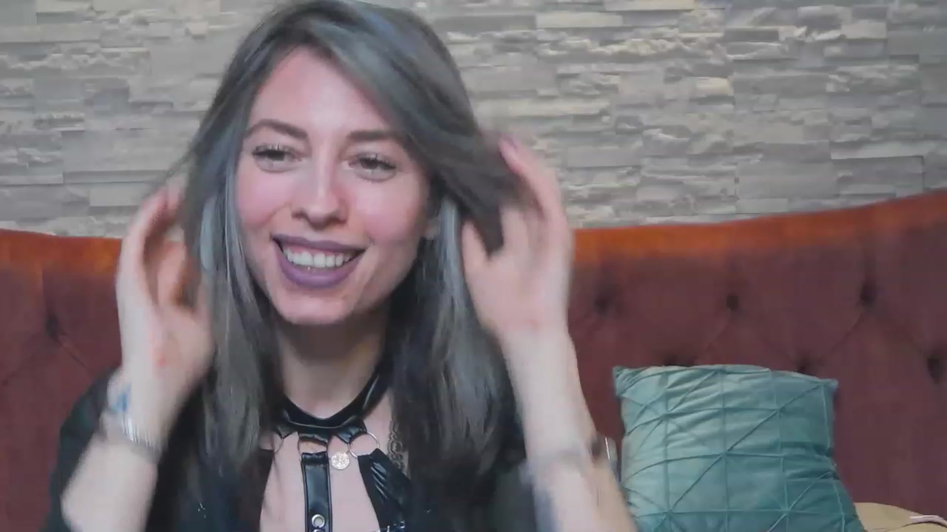 Gallery image thumbnail from PoxyVibe's myfreecams stream on, 05/27/2023, 17:18 image 15 of 20