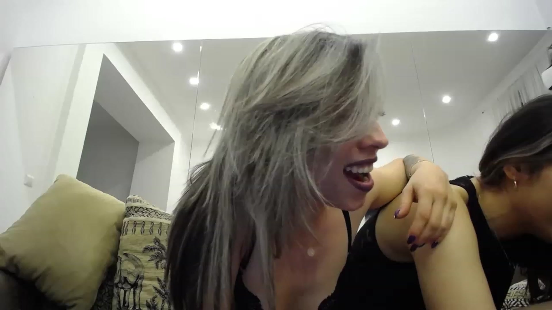Gallery image thumbnail from PoxyVibe's myfreecams stream on, 05/30/2023, 20:40 image 6 of 20