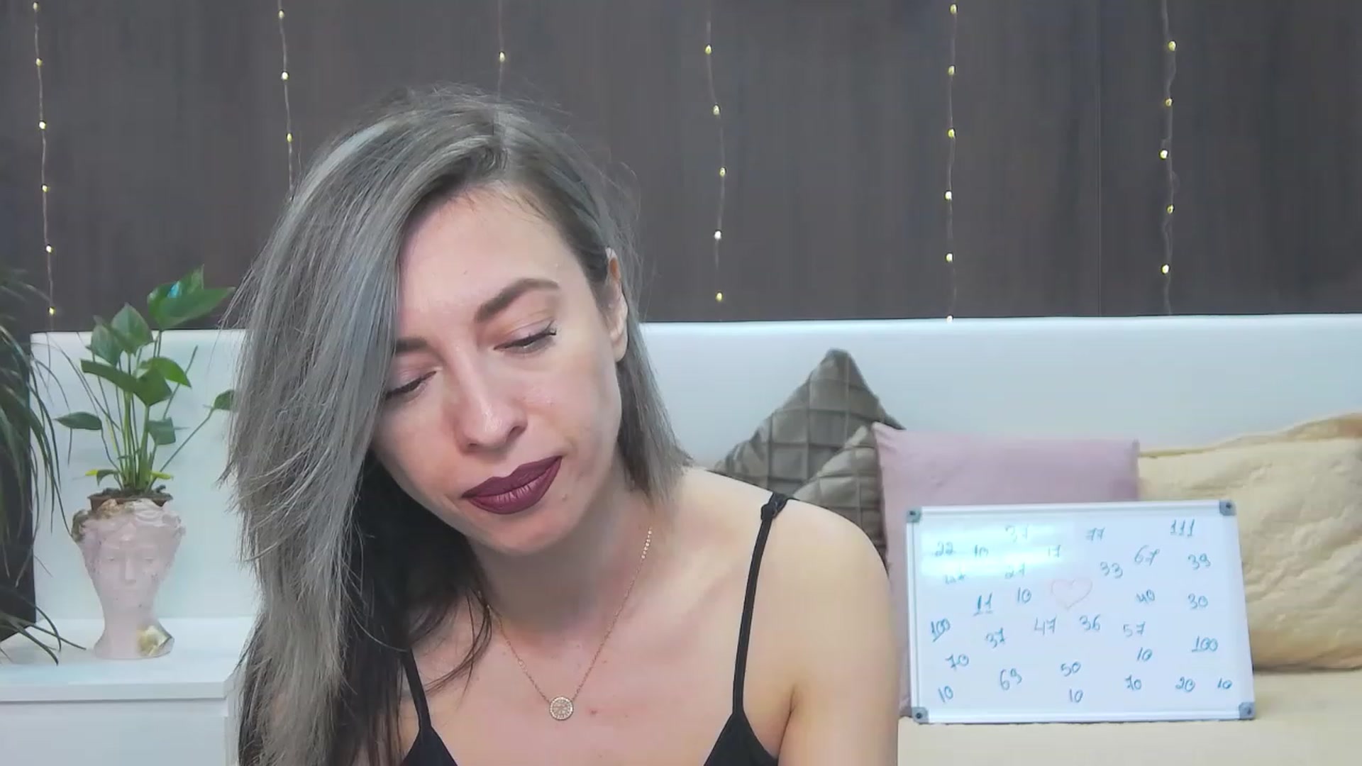 Gallery image thumbnail from PoxyVibe's myfreecams stream on, 05/31/2023, 17:34 image 7 of 20