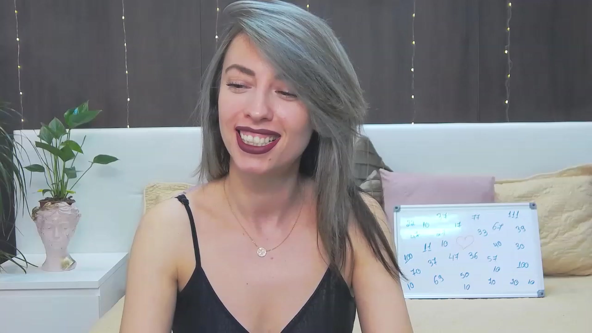 Gallery image thumbnail from PoxyVibe's myfreecams stream on, 05/31/2023, 17:34 image 13 of 20