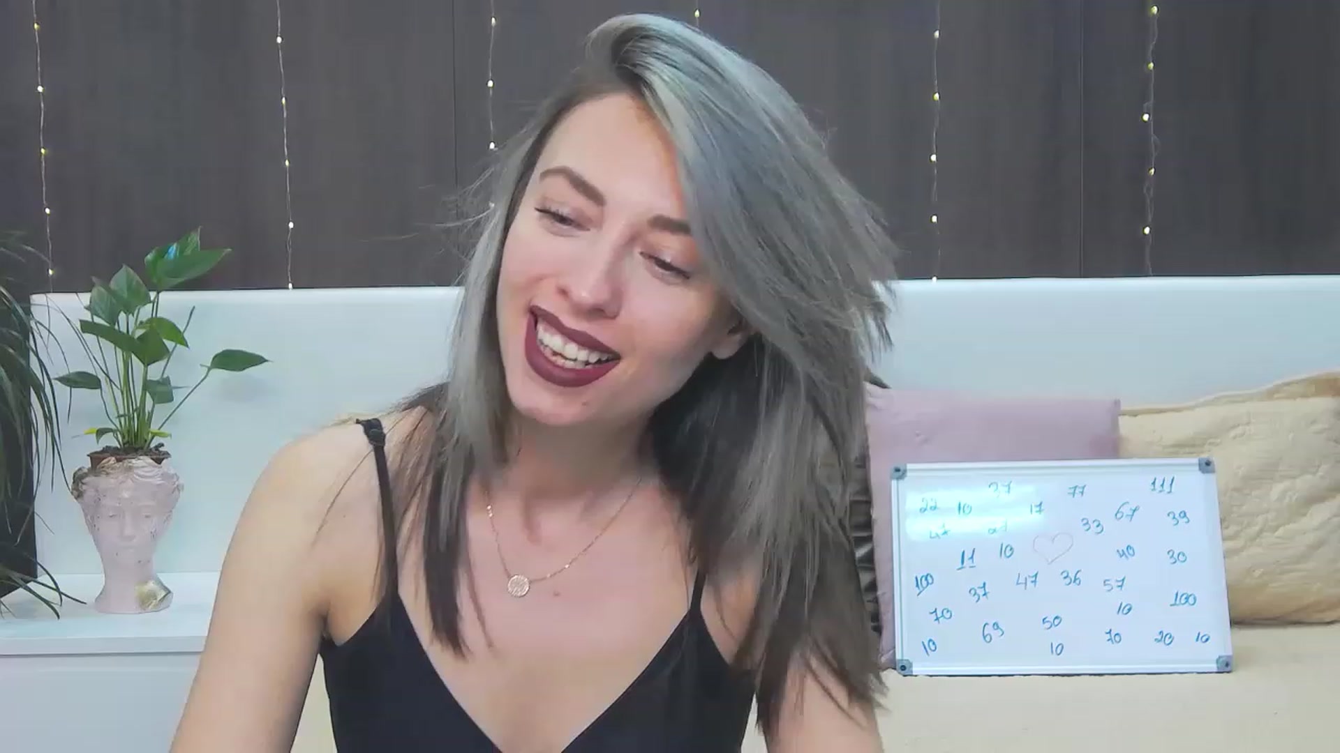 Gallery image thumbnail from PoxyVibe's myfreecams stream on, 05/31/2023, 17:34 image 9 of 20