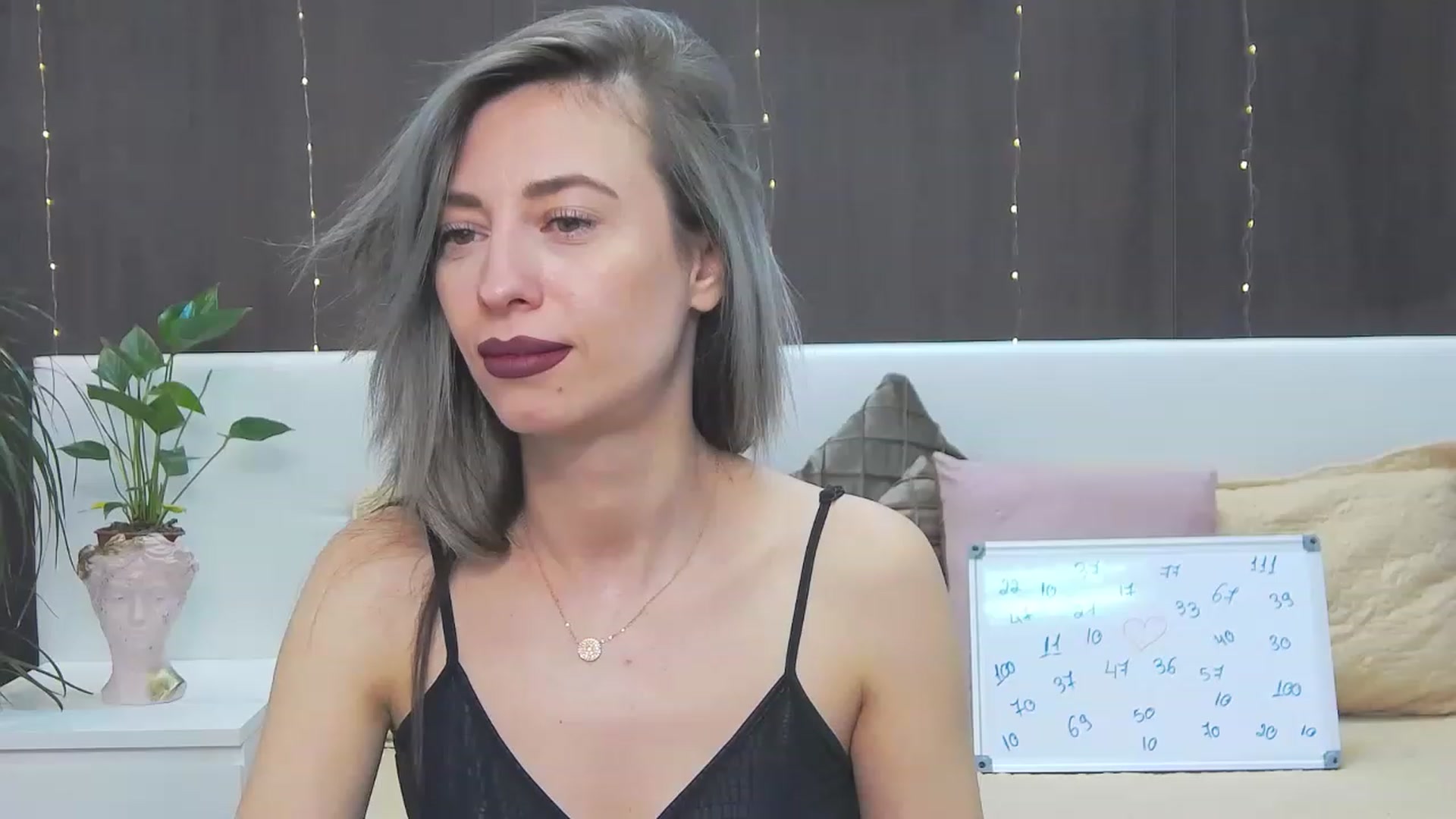Gallery image thumbnail from PoxyVibe's myfreecams stream on, 05/31/2023, 17:34 image 8 of 20