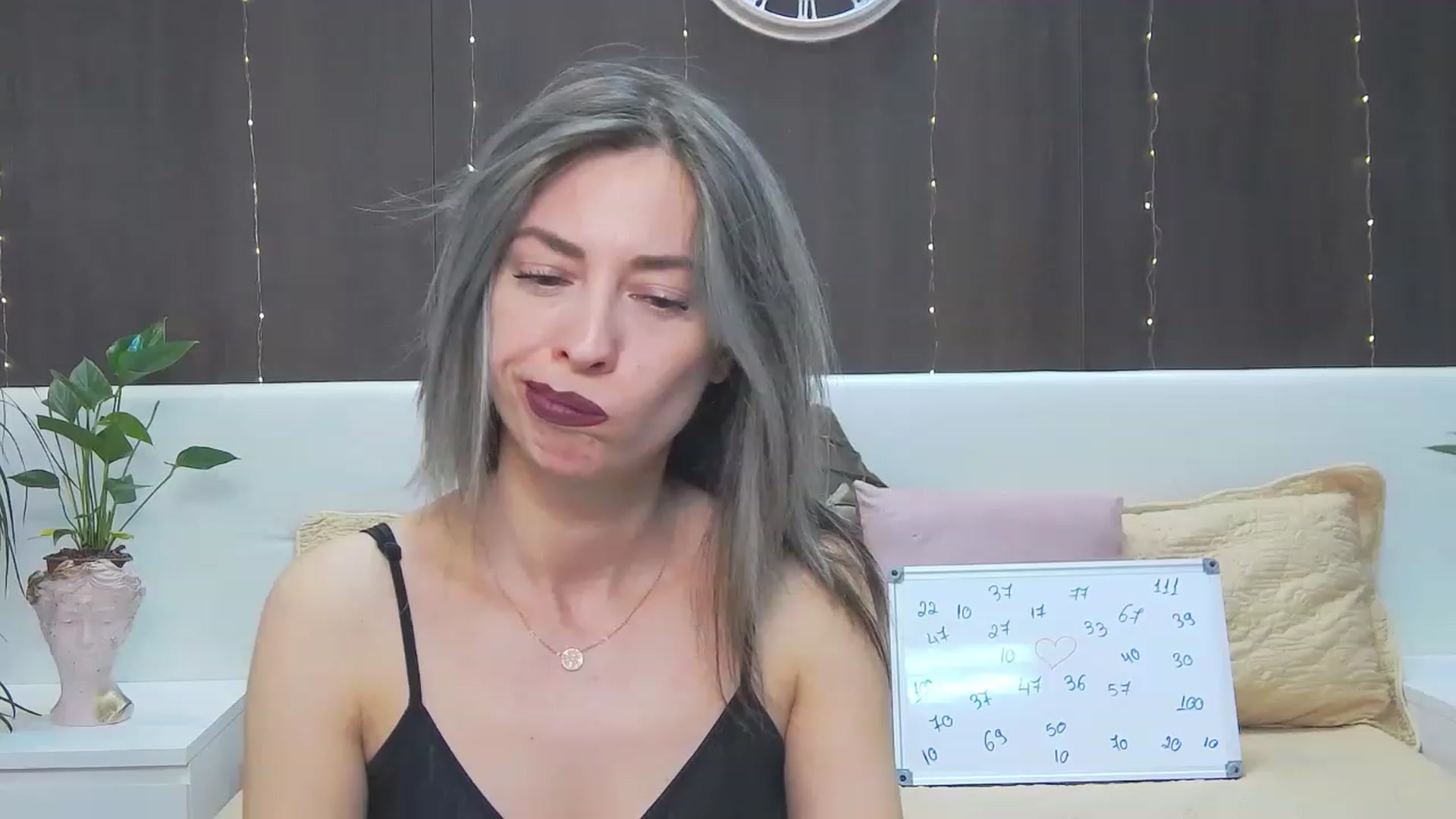Gallery image thumbnail from PoxyVibe's myfreecams stream on, 05/31/2023, 17:34 image 18 of 20