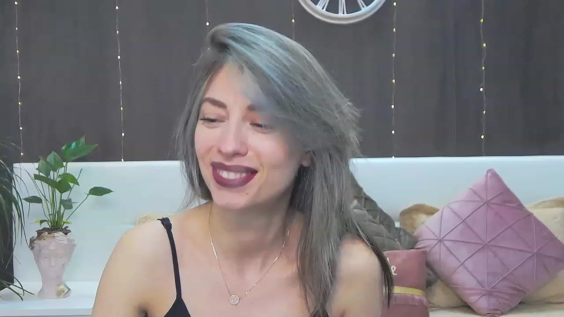 Gallery image thumbnail from PoxyVibe's myfreecams stream on, 05/31/2023, 17:34 image 1 of 20