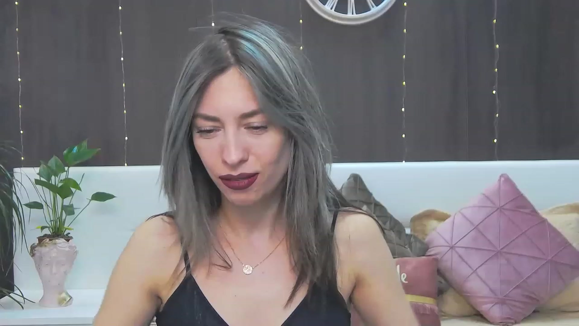 Gallery image thumbnail from PoxyVibe's myfreecams stream on, 05/31/2023, 17:34 image 2 of 20