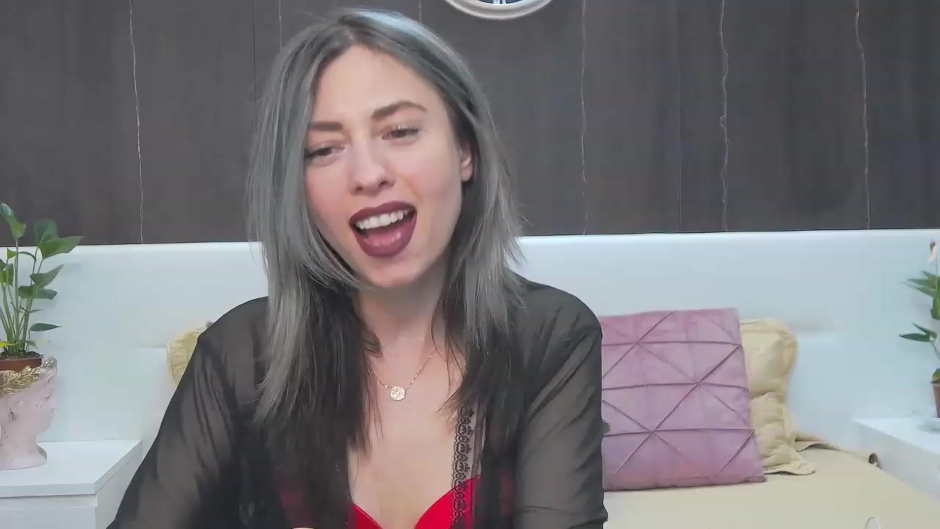 Gallery image thumbnail from PoxyVibe's myfreecams stream on, 06/01/2023, 17:00 image 3 of 20